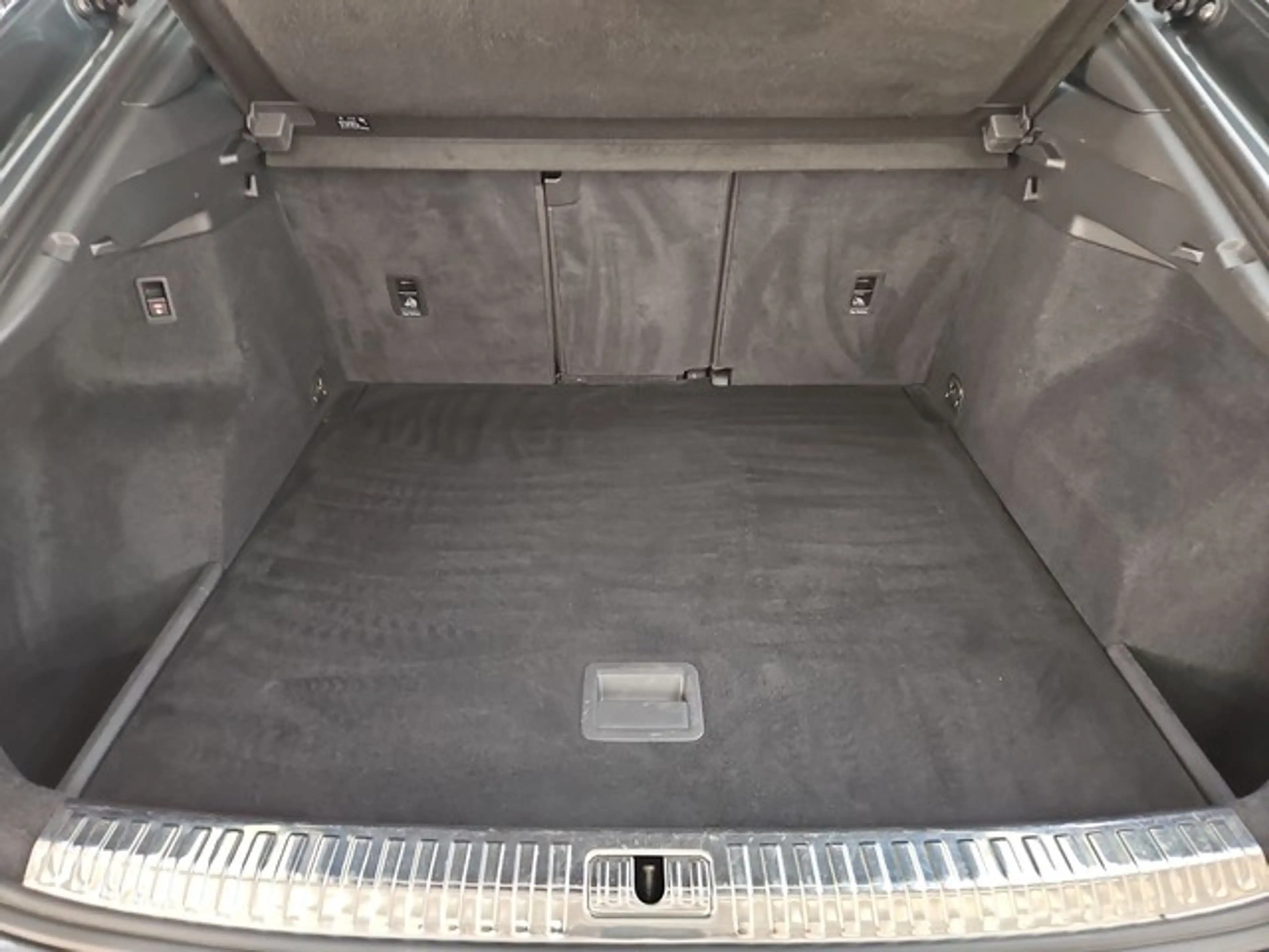 Audi Q3 Sportback S line LED KAMERA SCHIEBEDACH NAVI SI... — photo 11