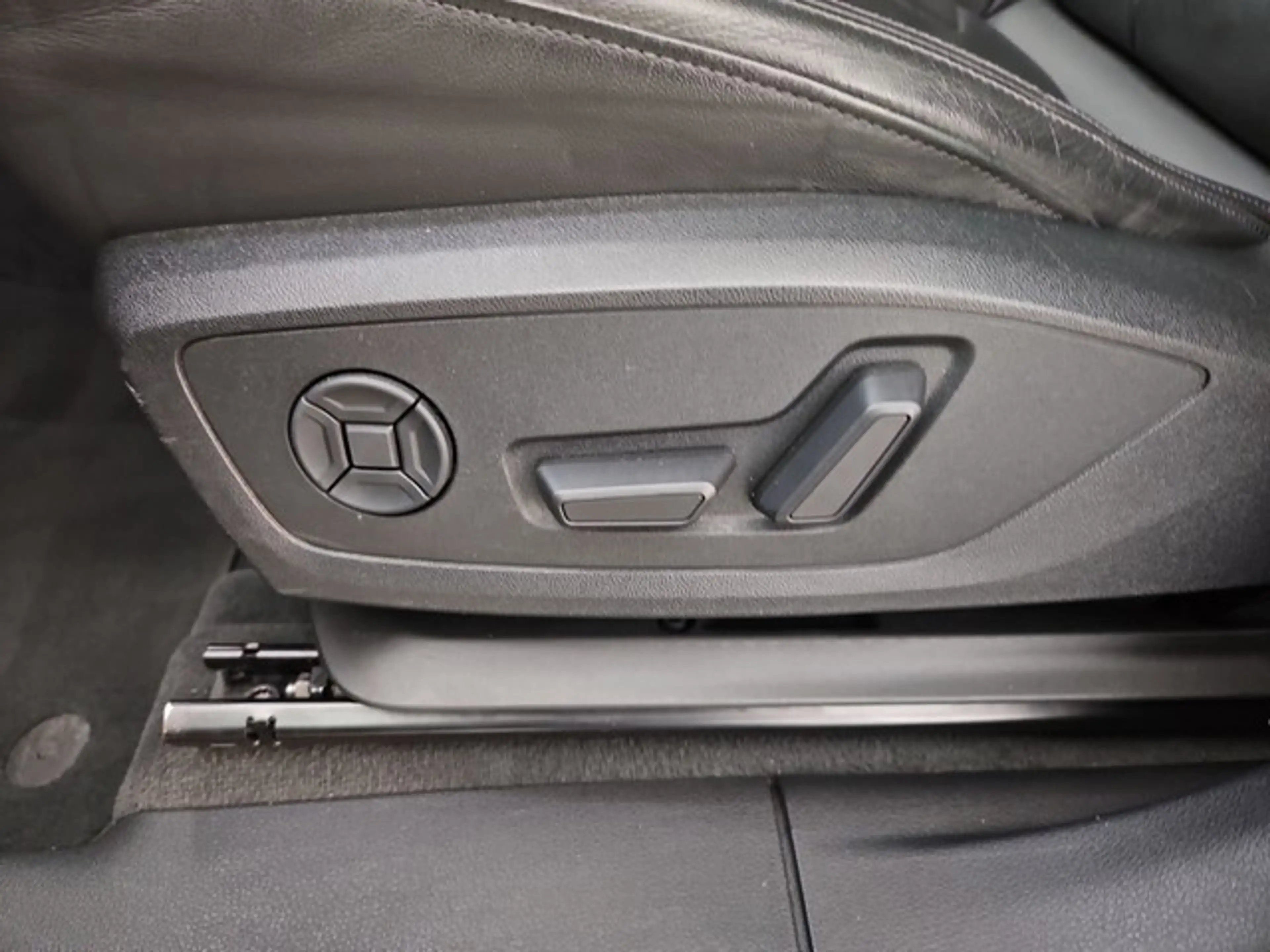 Audi Q3 Sportback S line LED KAMERA SCHIEBEDACH NAVI SI... — photo 4