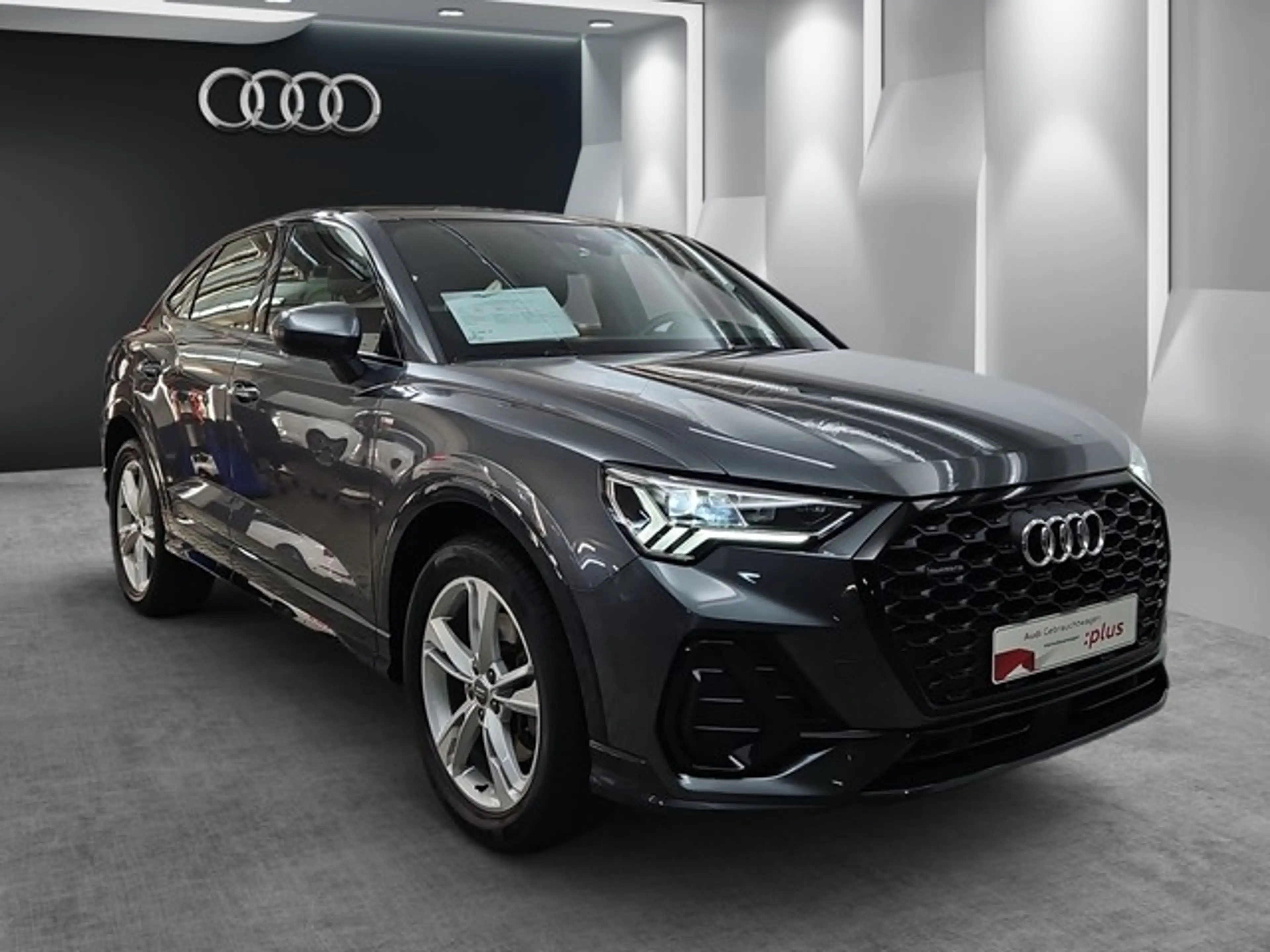 Audi Q3 Sportback S line LED KAMERA SCHIEBEDACH NAVI SI... — photo 23