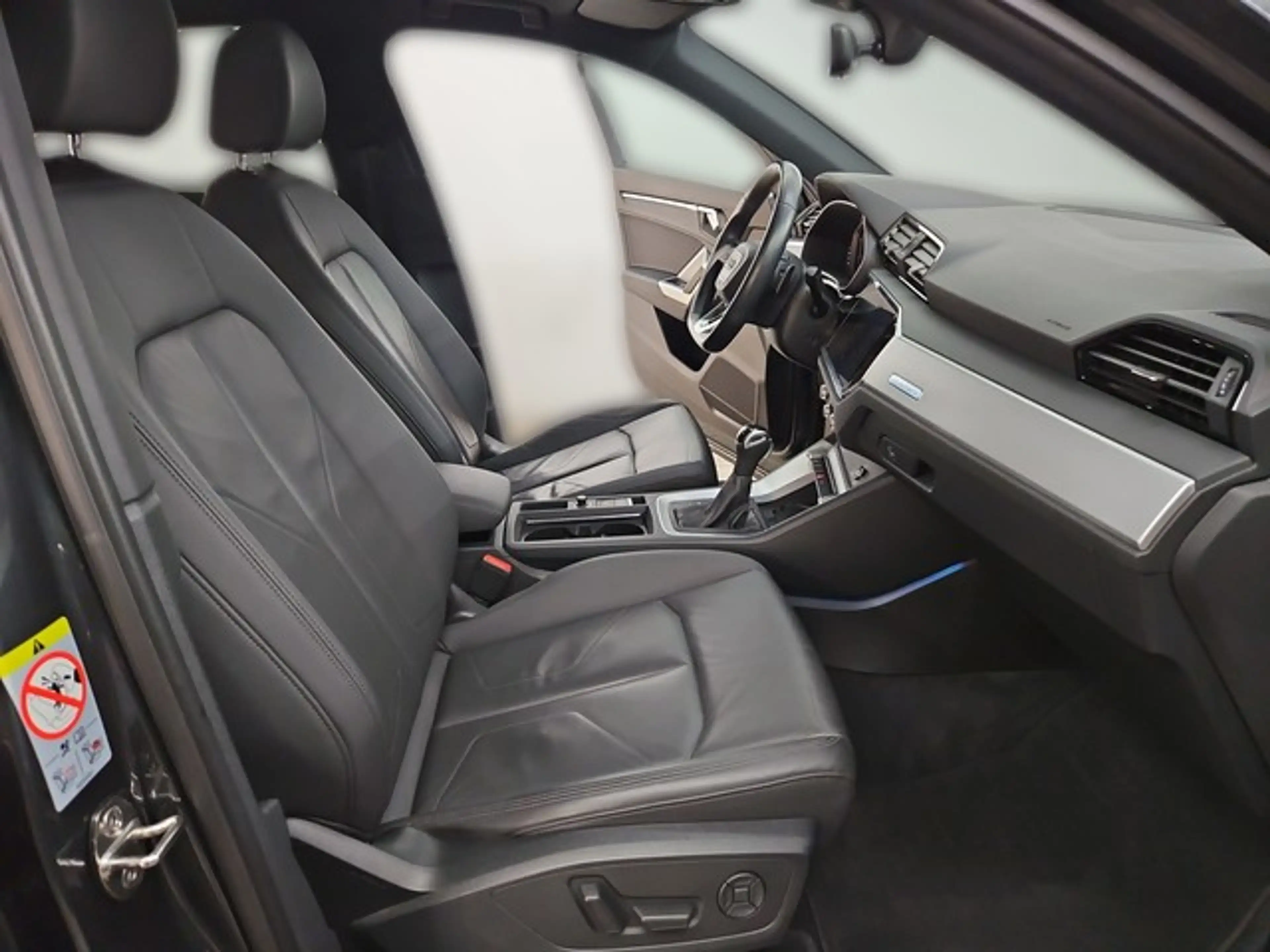 Audi Q3 Sportback S line LED KAMERA SCHIEBEDACH NAVI SI... — photo 19