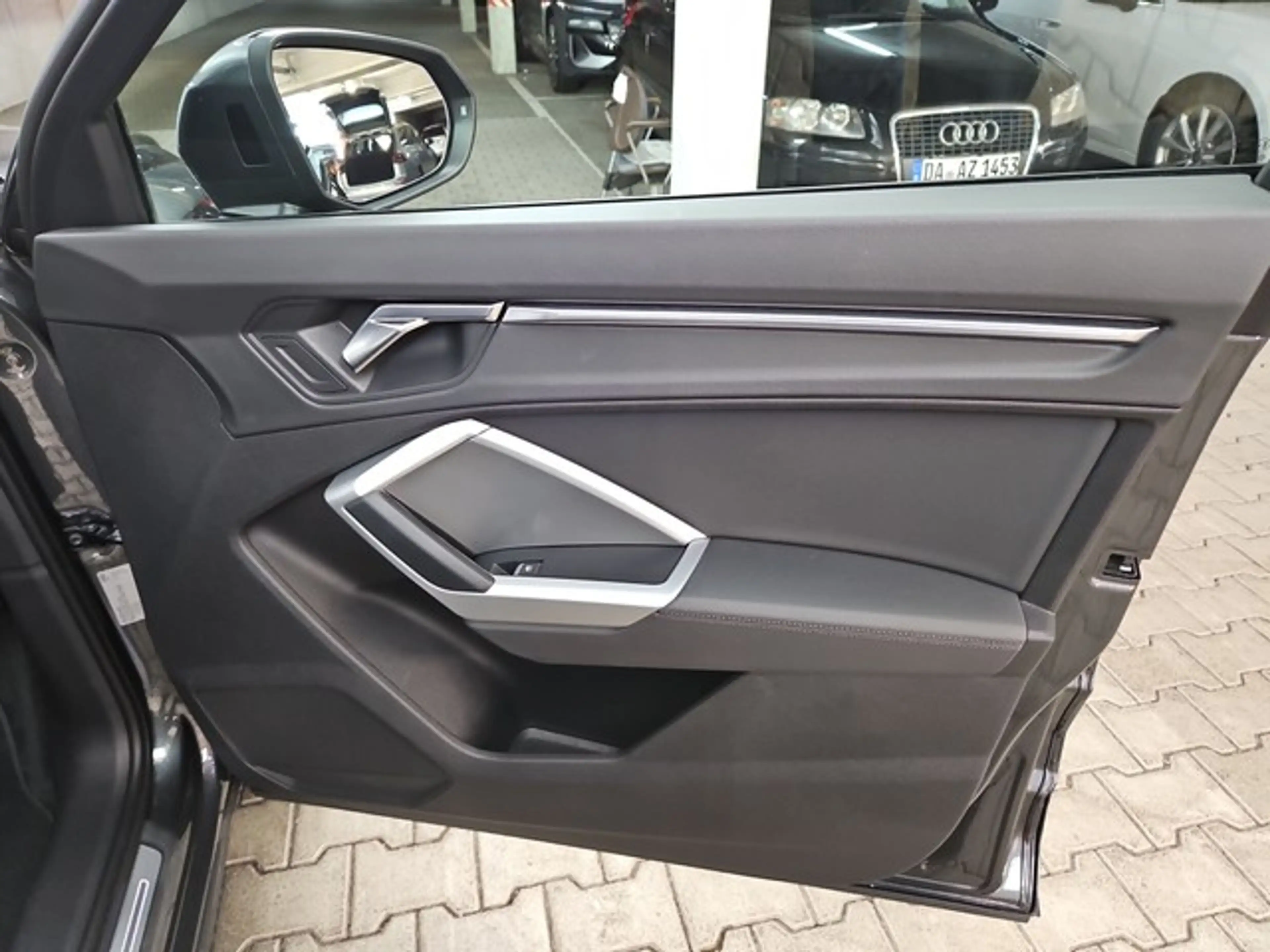 Audi Q3 Sportback S line LED KAMERA SCHIEBEDACH NAVI SI... — photo 15
