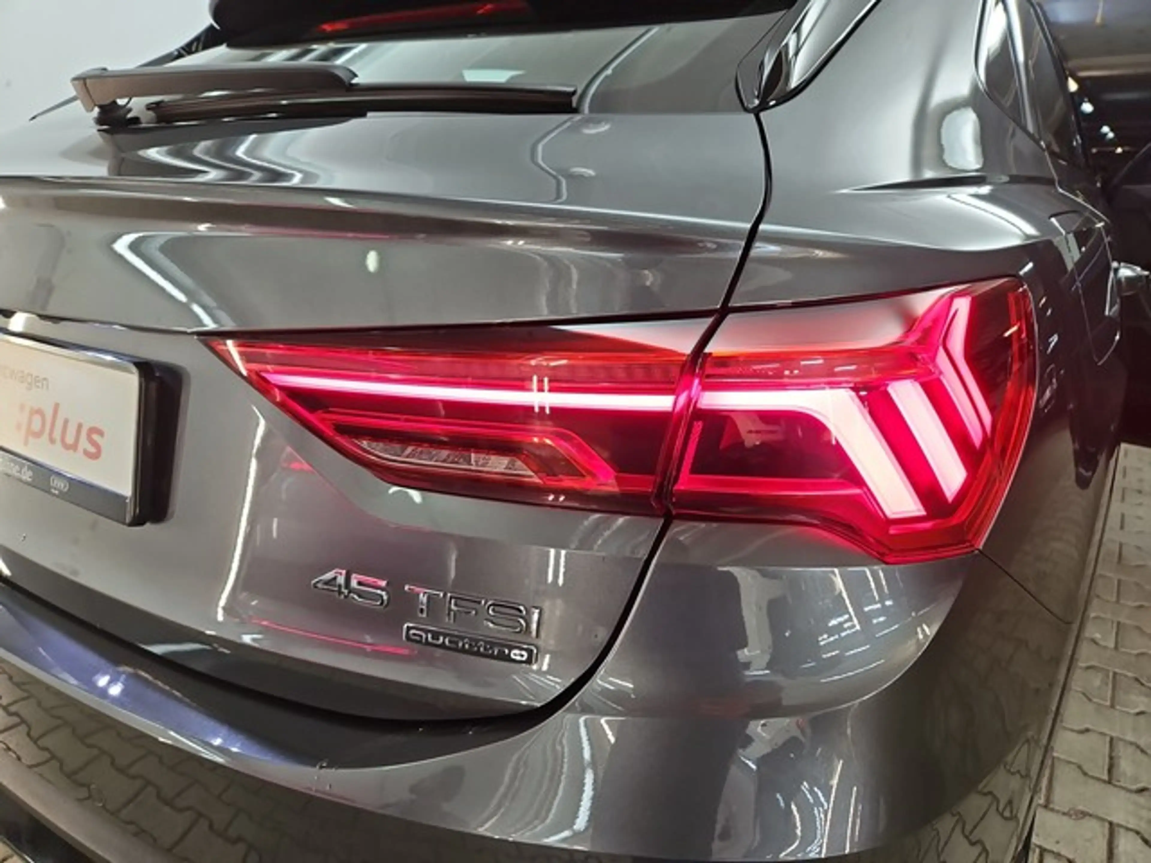 Audi Q3 Sportback S line LED KAMERA SCHIEBEDACH NAVI SI... — photo 14