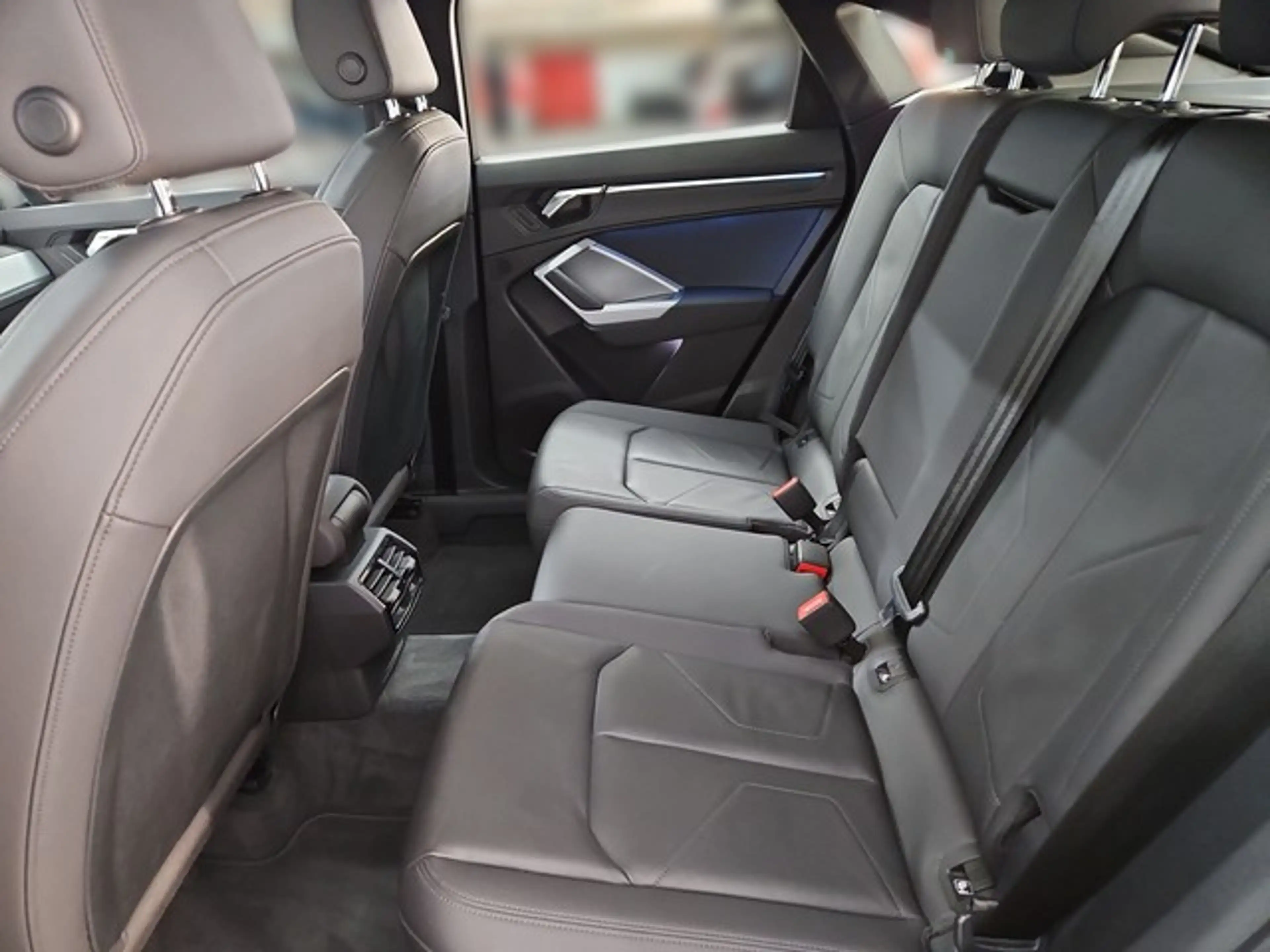 Audi Q3 Sportback S line LED KAMERA SCHIEBEDACH NAVI SI... — photo 8