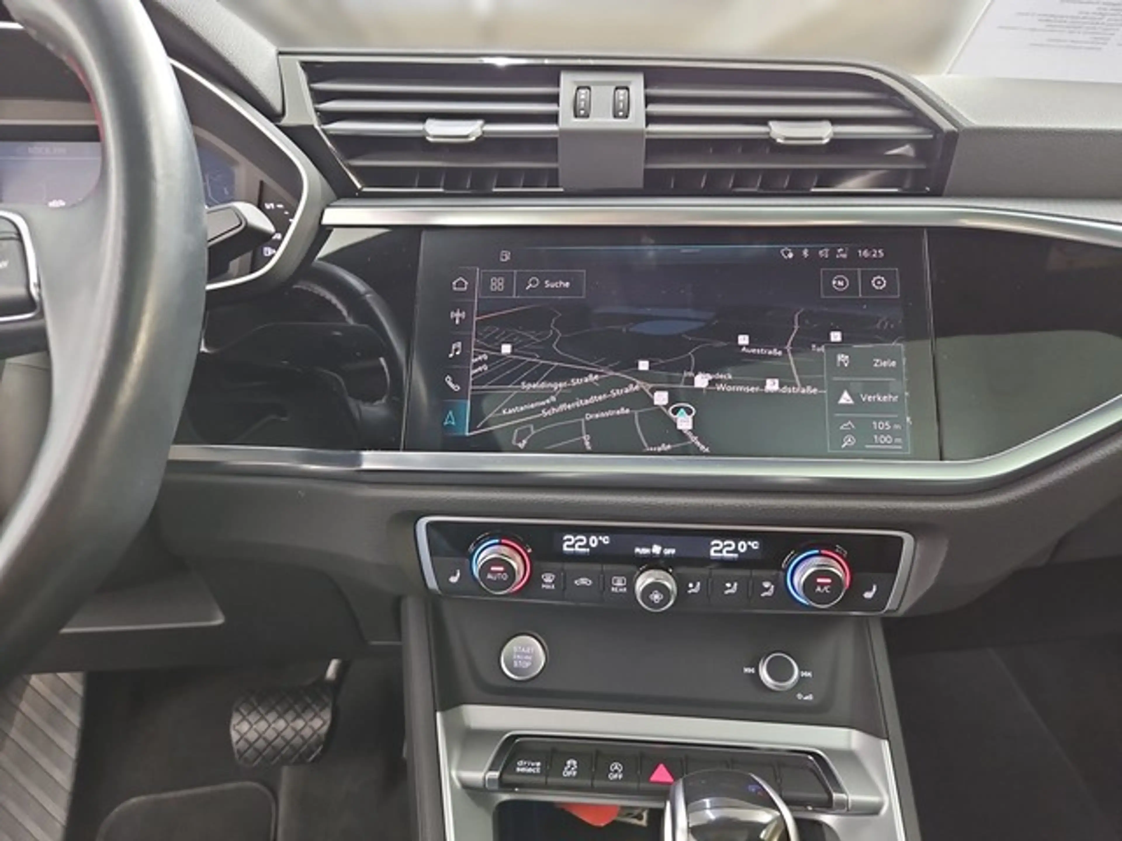 Audi Q3 Sportback S line LED KAMERA SCHIEBEDACH NAVI SI... — photo 21