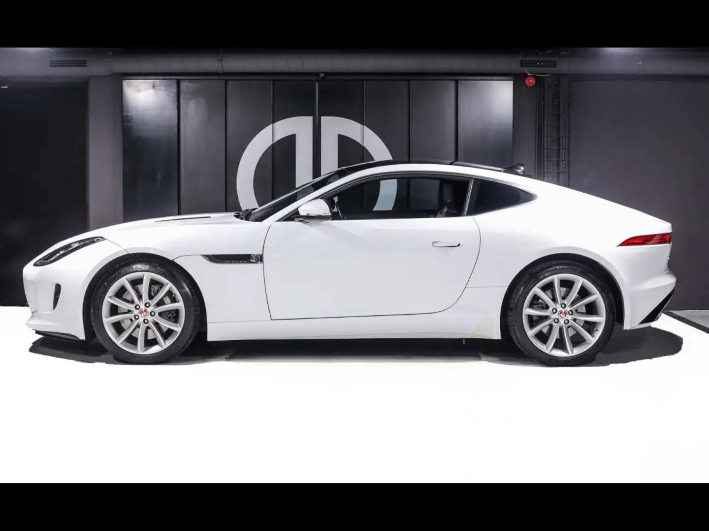 Jaguar F-Type P340 3.0 V6 COUPE RWD°PERFORMANCE SEATS°PANO°KAM Blanc - 2
