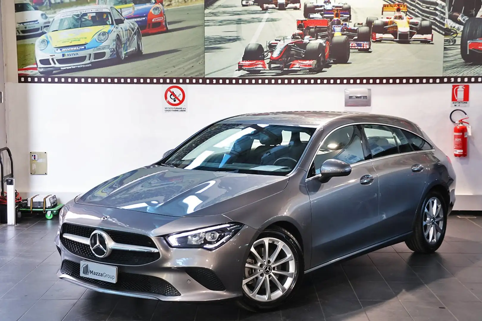 Mercedes-Benz CLA 200 d Automatic Shooting Brake Busin. Extra -DISTRONIC Grigio - 1