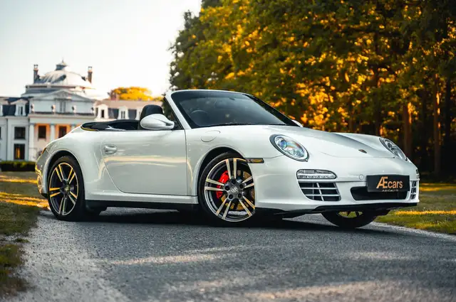 Porsche 911 main image
