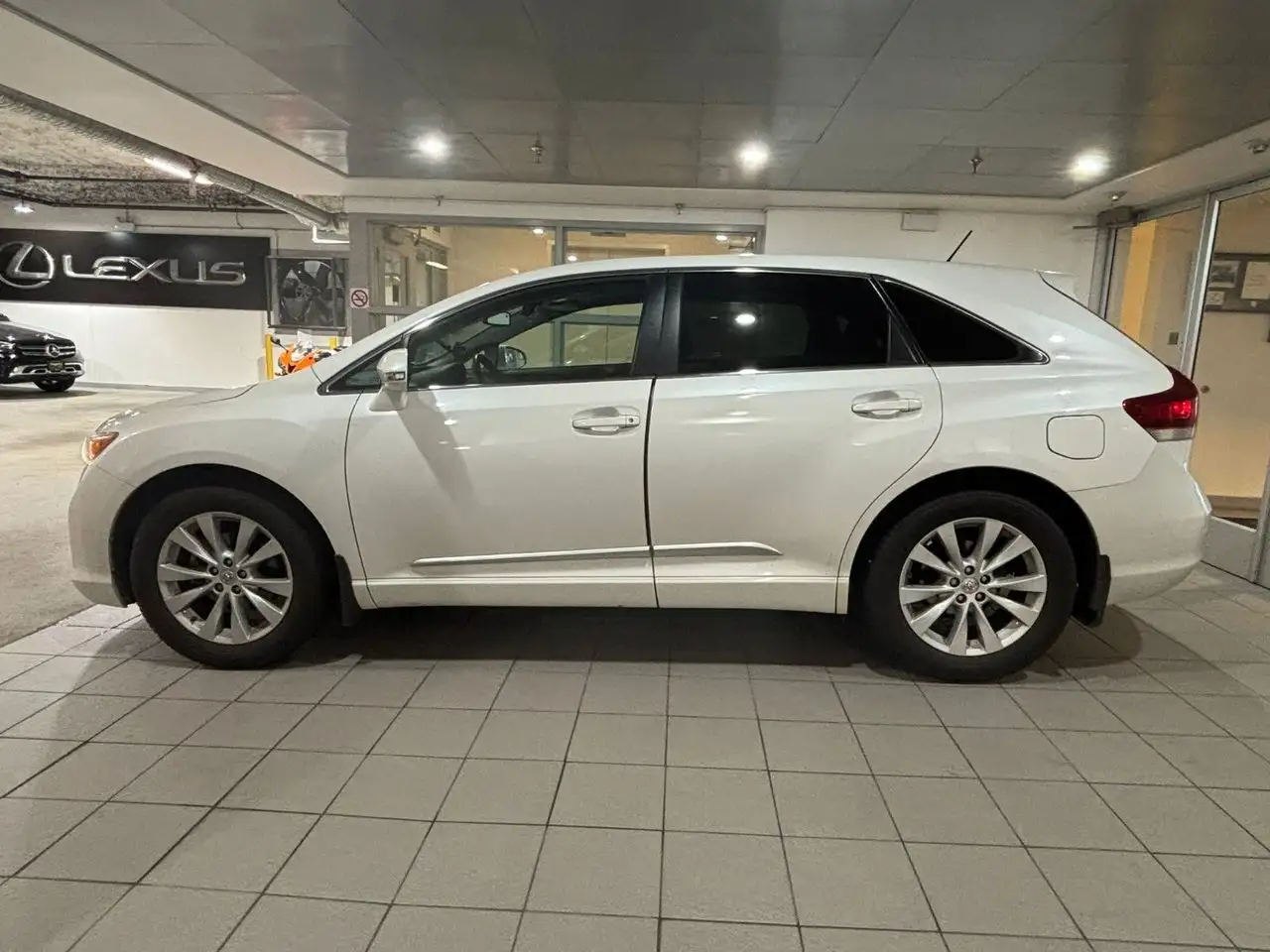 Toyota Venza photo Toyota Venza