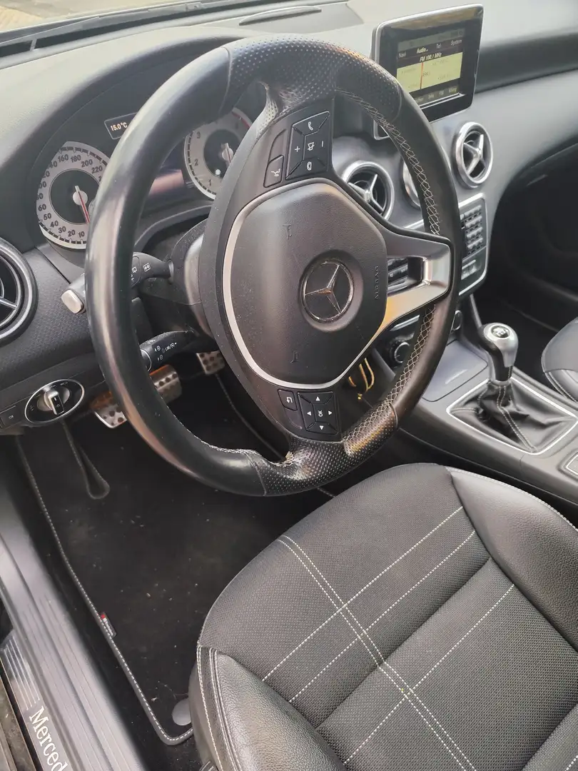 Mercedes-Benz A 200 A-Klasse Diesel CDI Urban Noir - 2