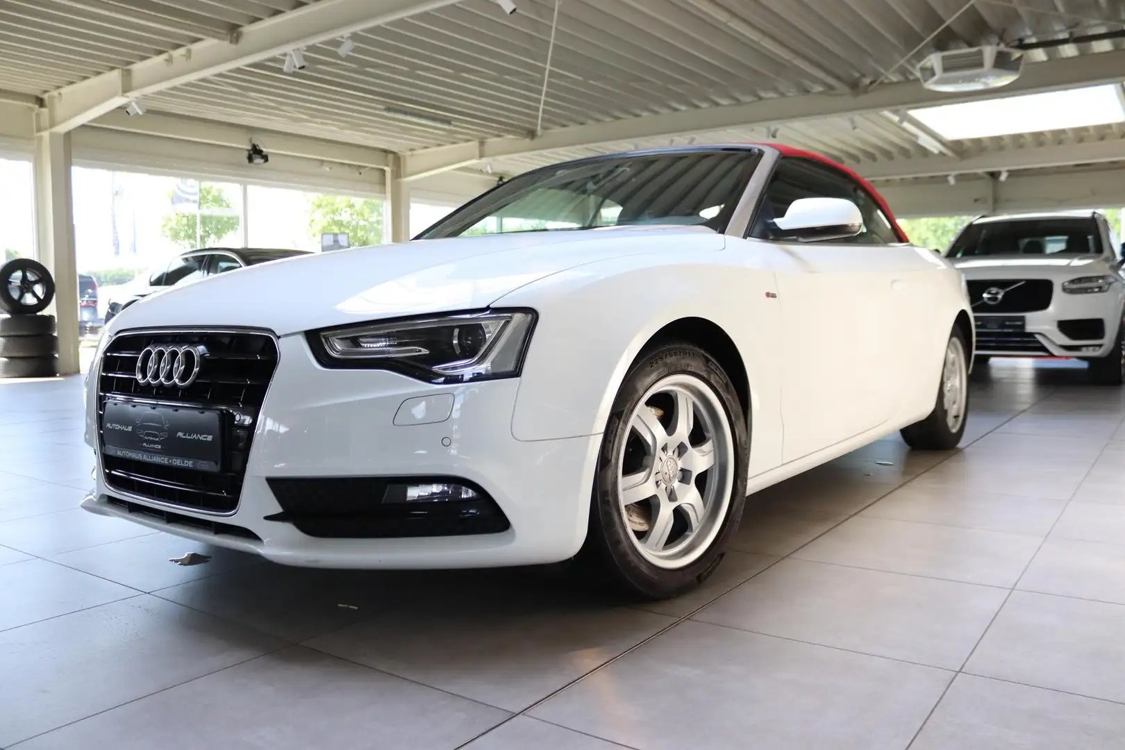 Audi A5 Cabriolet 1.8 TFSI 125 kW (170 PS), Schalt. 6-G... Blanc - 1