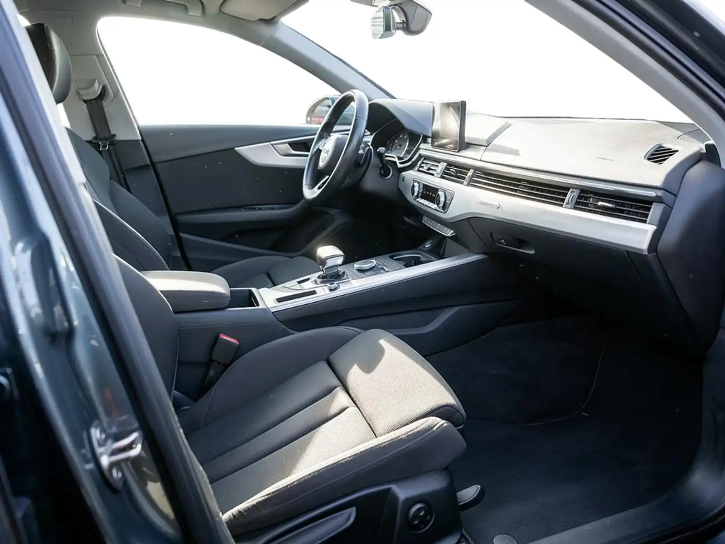 Audi A4 2.0 TDI quattro sport NAVI SHZ DAB PDC Grigio - 2