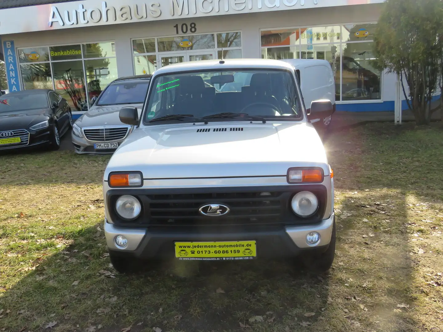 Lada Niva Urban 4*4 Allrad Klima&Sitzheizung Silber - 2