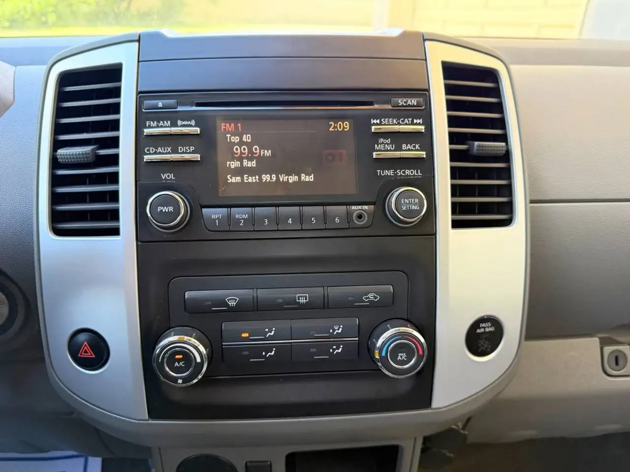 Nissan Frontier снимка Nissan Frontier