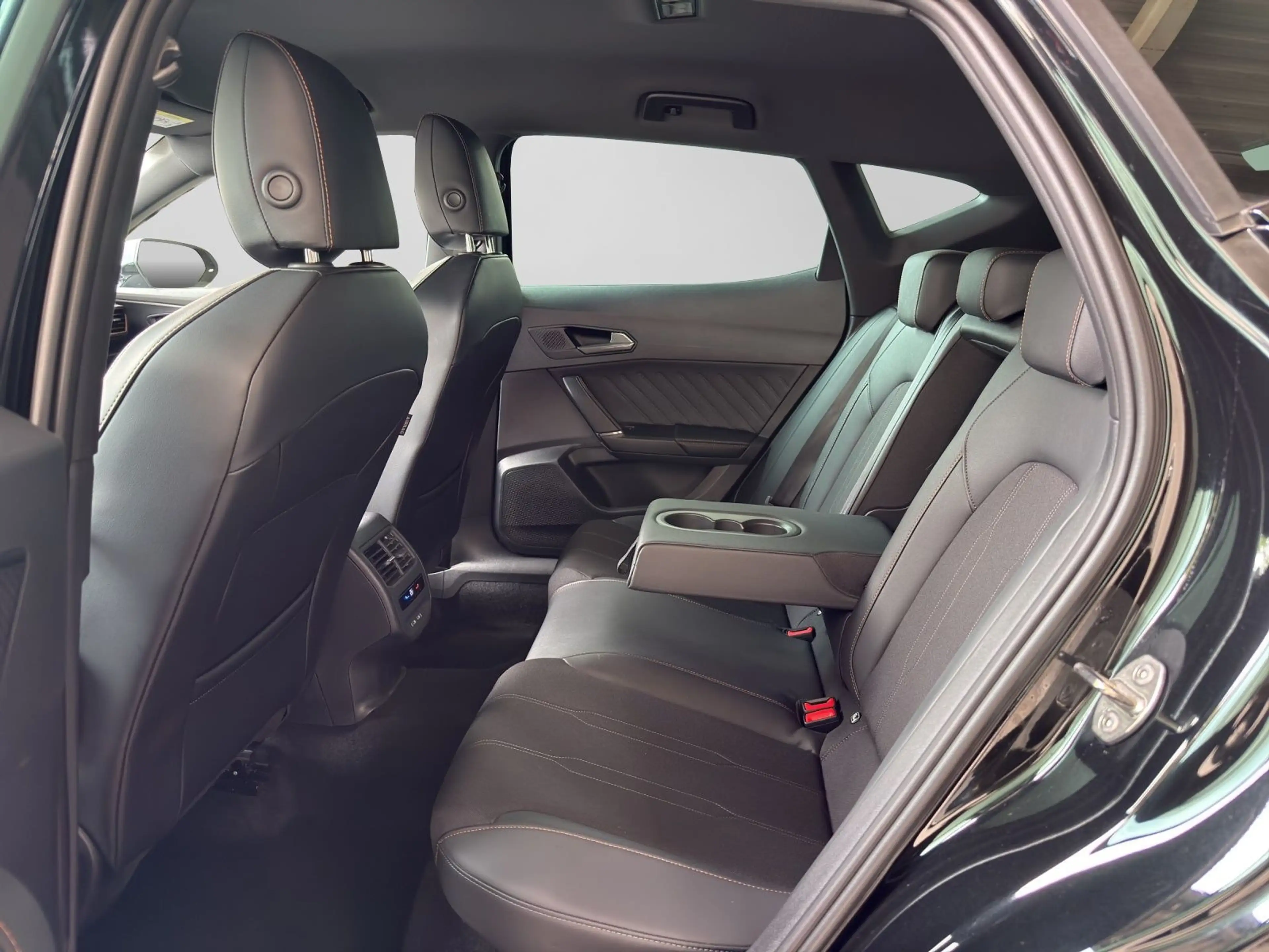 CUPRA Formentor 2.0 TDI DSG NAVI ACC SH PDC+ GJR — photo 6