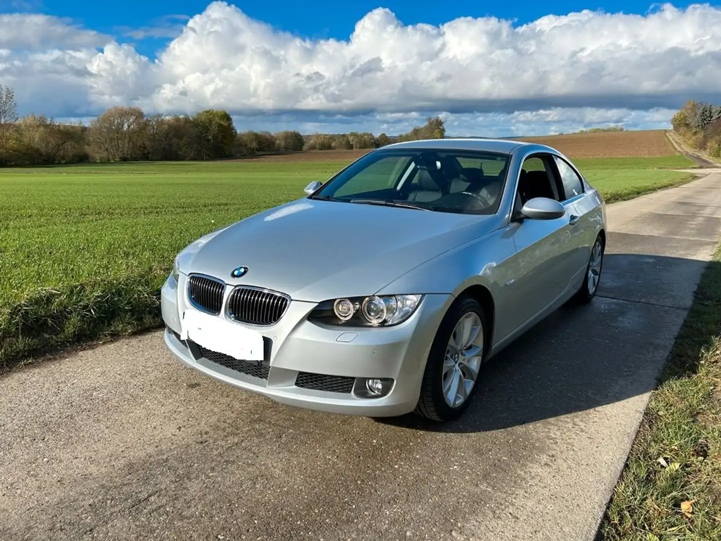 BMW 330 i Coupe Aut. Silber - 1