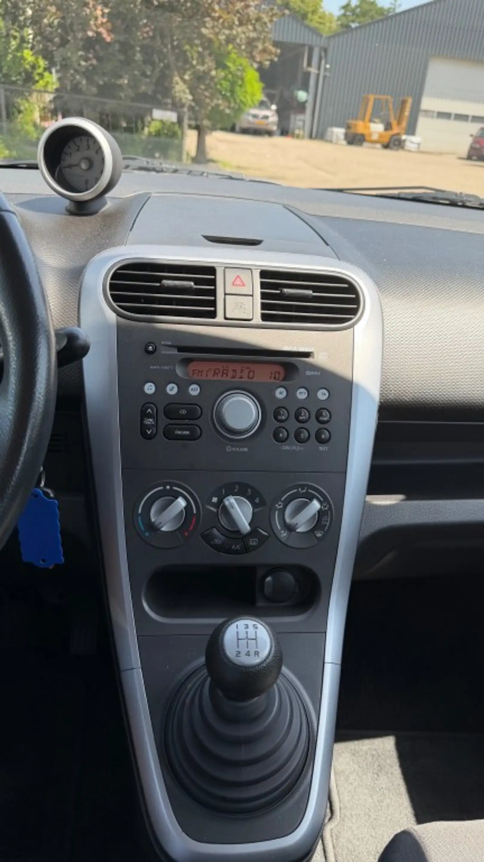 Suzuki Splash 1.0 VVT Comfort — photo 6
