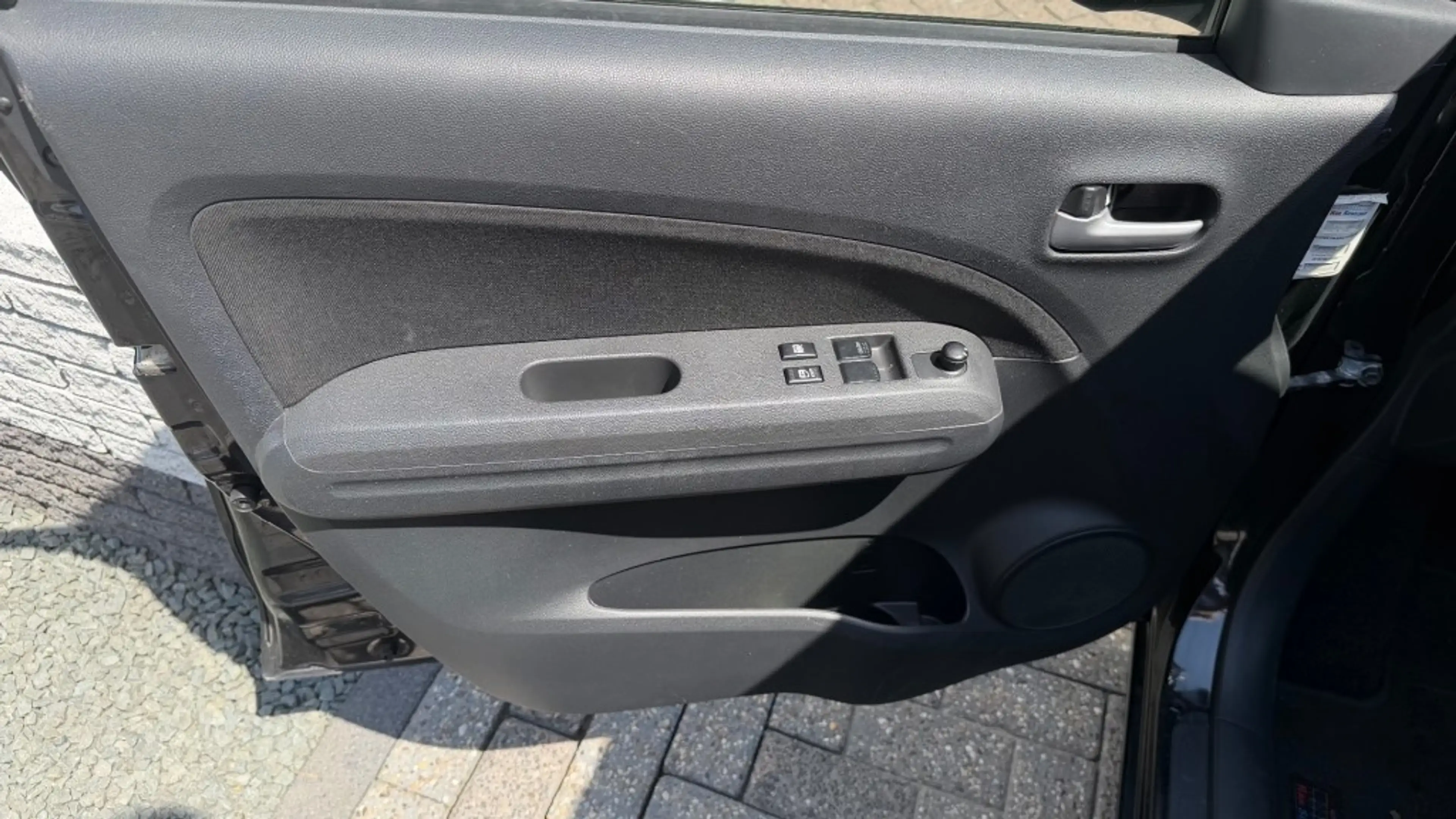 Suzuki Splash 1.0 VVT Comfort — photo 4