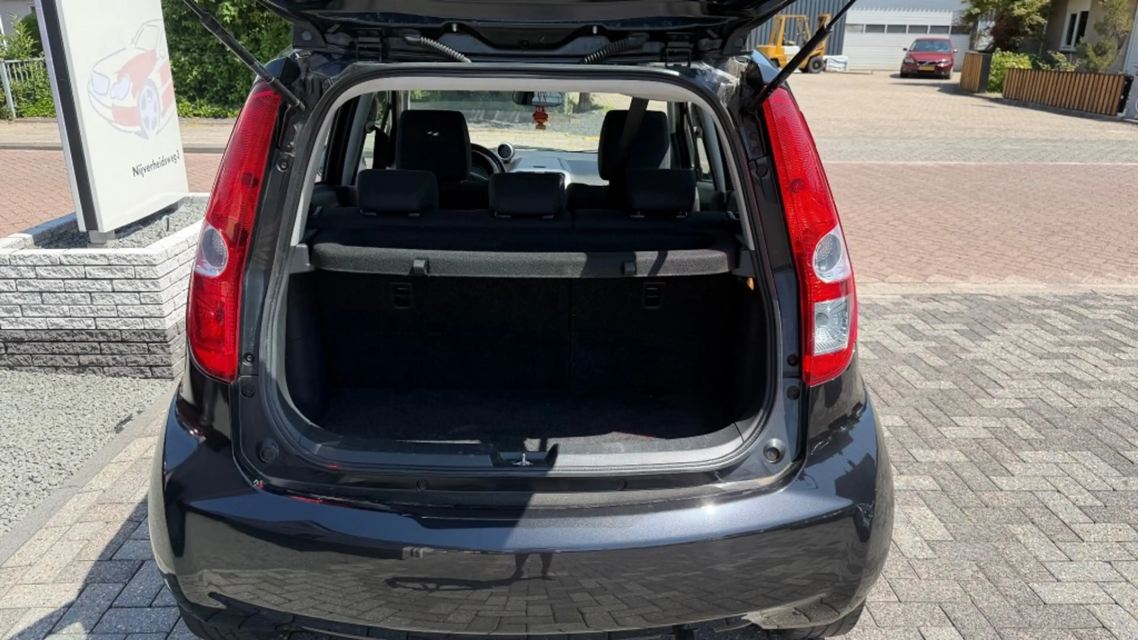 Suzuki Splash 1.0 VVT Comfort — photo 9