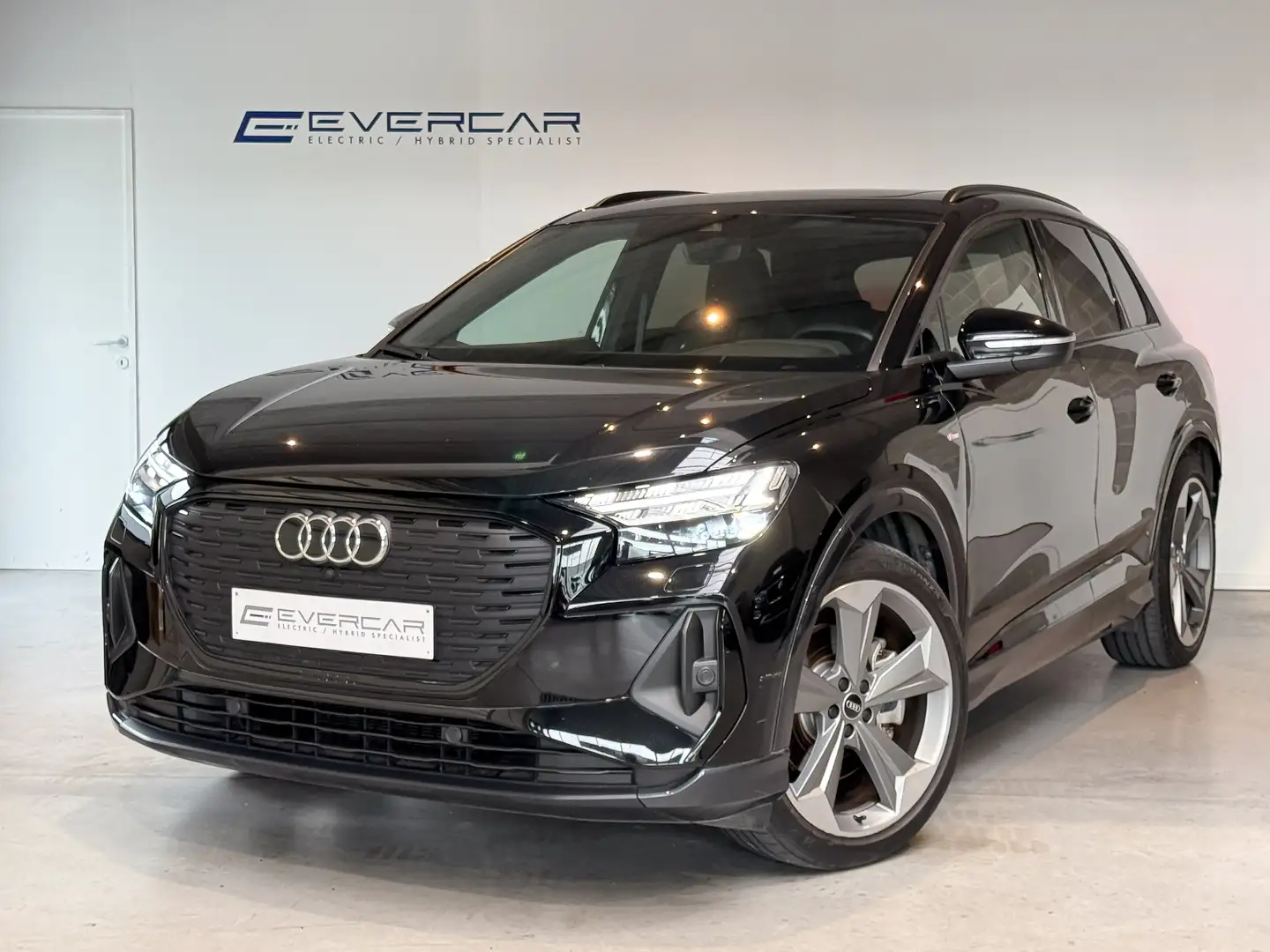 Audi Q4 e-tron Q4 e-tron 40 S-Line *MATRIX*PANO*CARPLAY** Schwarz - 1