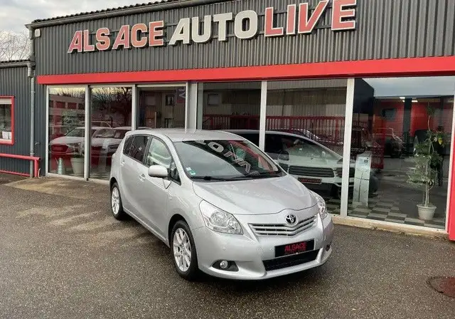 Toyota Verso 132 VVT-I SKYVIEW 5 PLACES