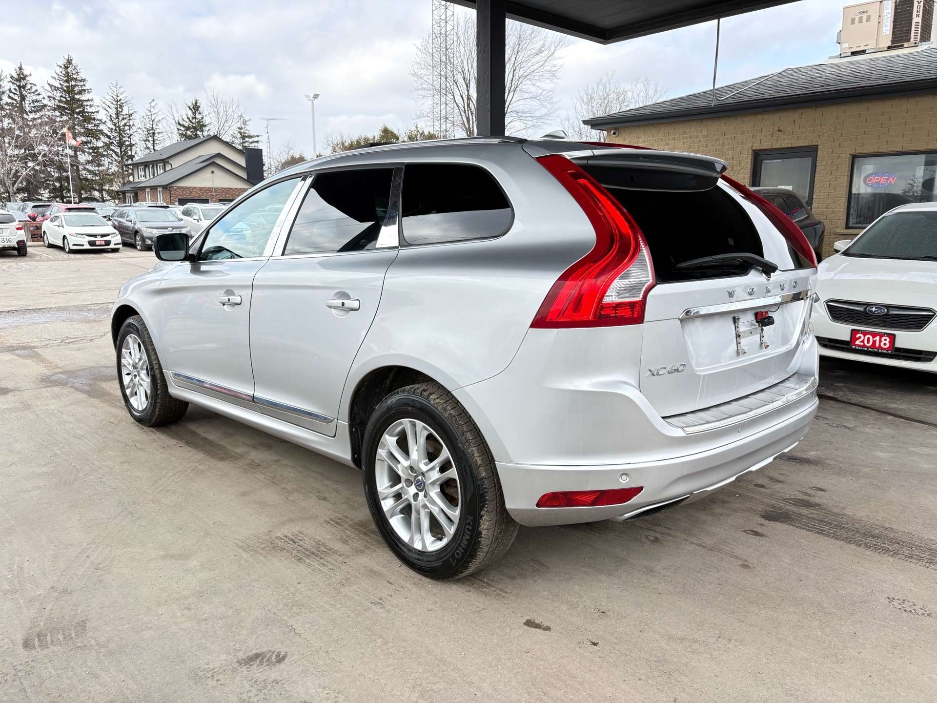 2014 Volvo XC60 AWD 3.2 I ACCIDENT FREE I CERTIFIED thumb 6