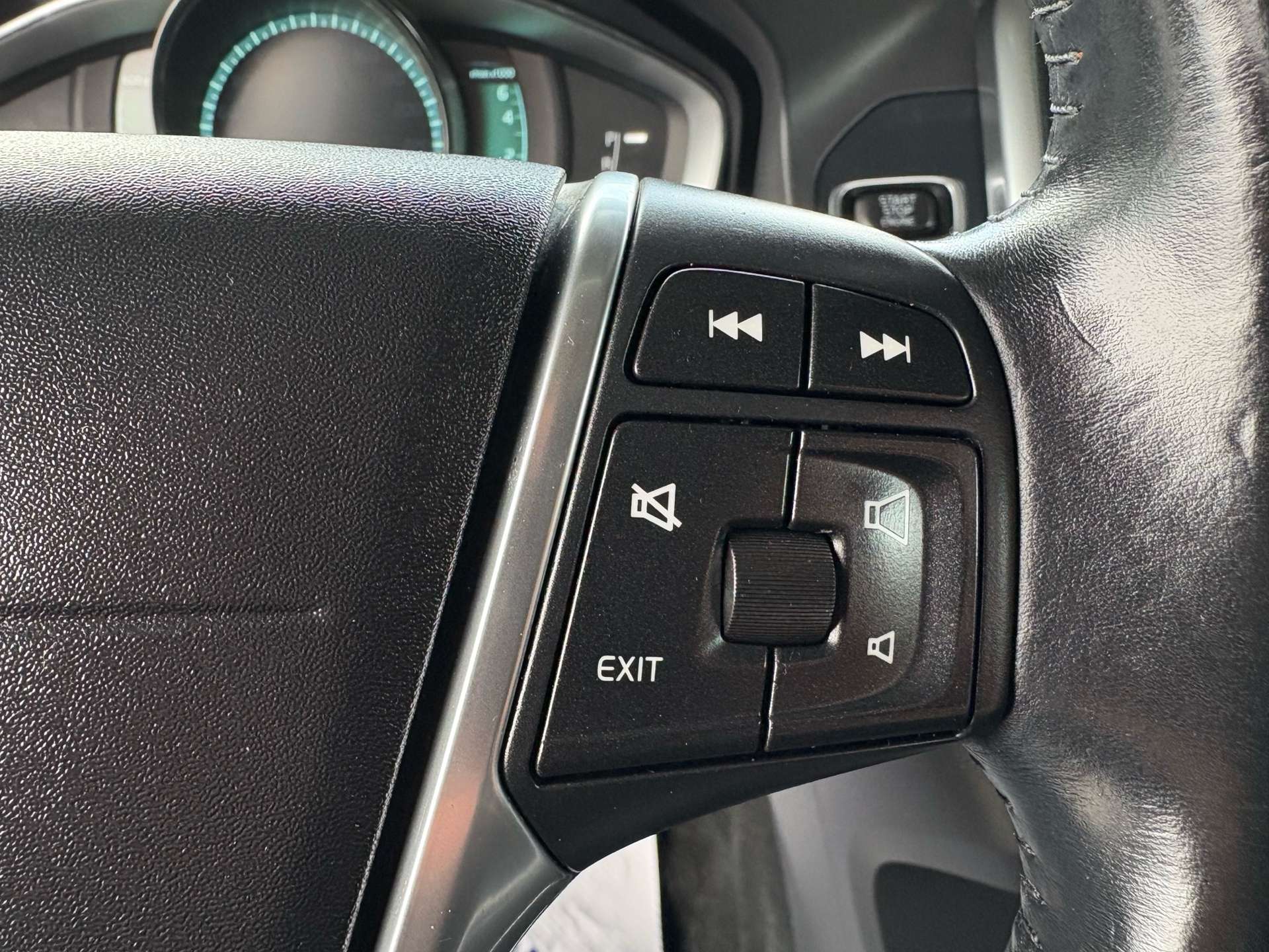 2014 Volvo XC60 AWD 3.2 I ACCIDENT FREE I CERTIFIED thumb 24