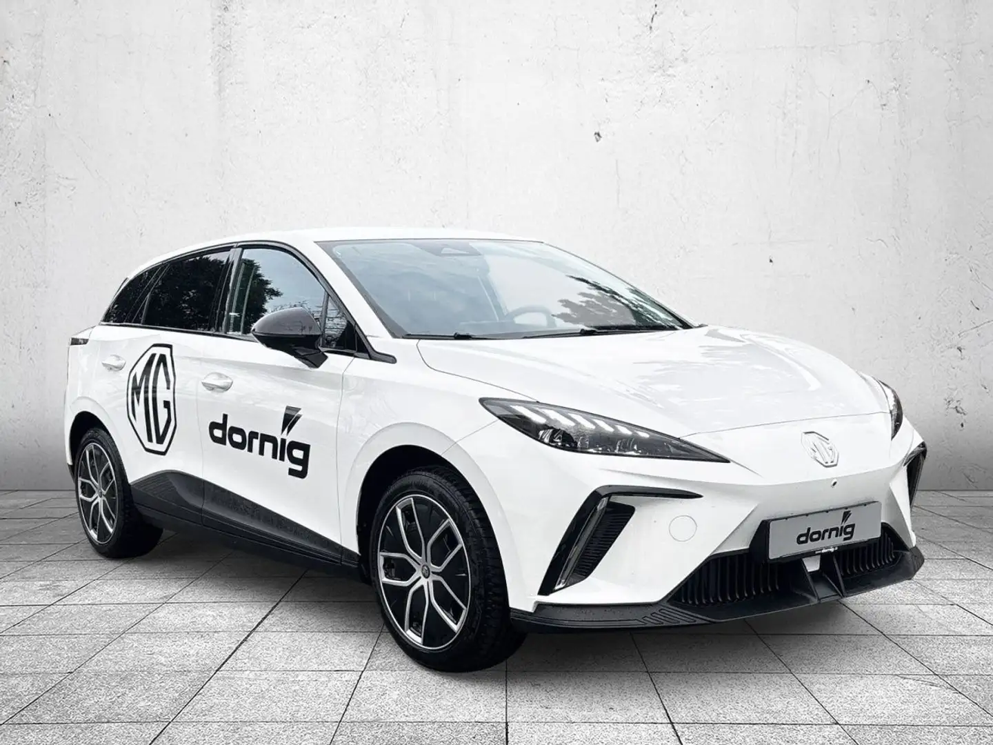 MG MG4 4 64 kWH Luxury MY24 Weiß - 2
