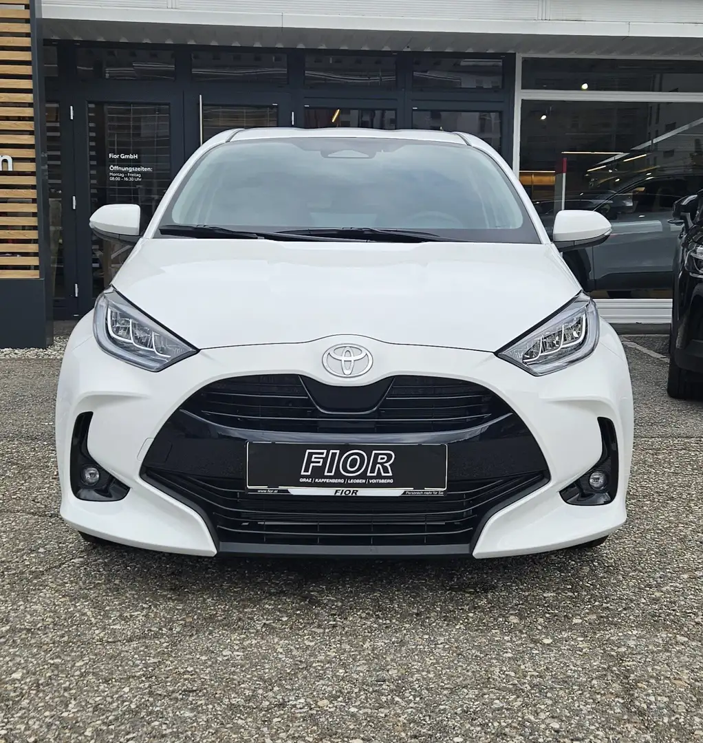Toyota Yaris Hybrid Active Drive Weiß - 2