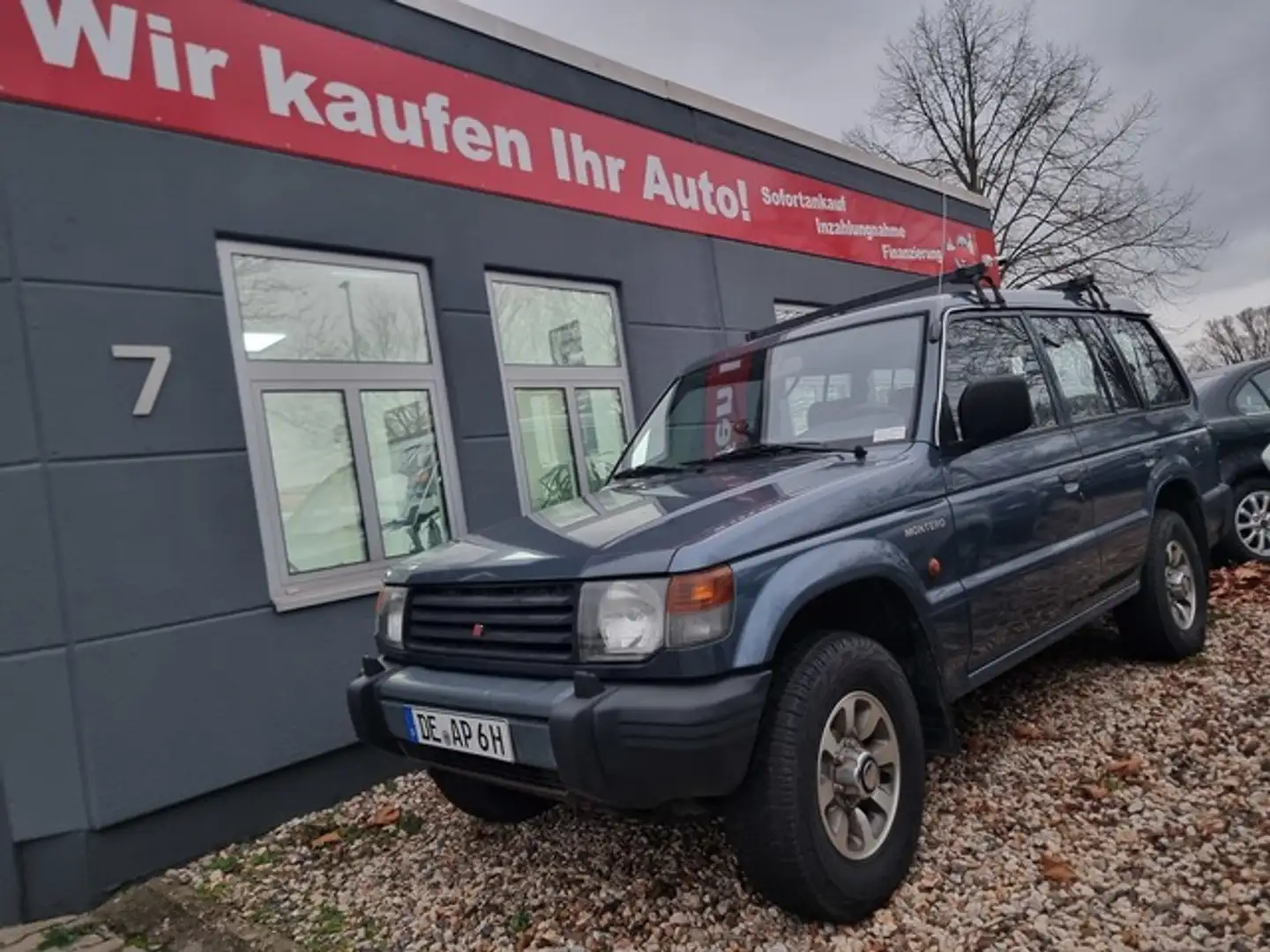 Mitsubishi Pajero / MONTERO 2,5TD 4x4 ALLRAD + KLIMA + 7-Si Blau - 1