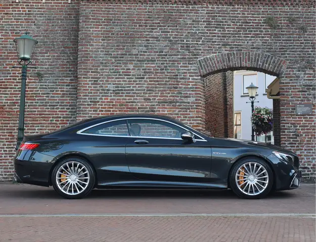 Mercedes-Benz S-Class view 22