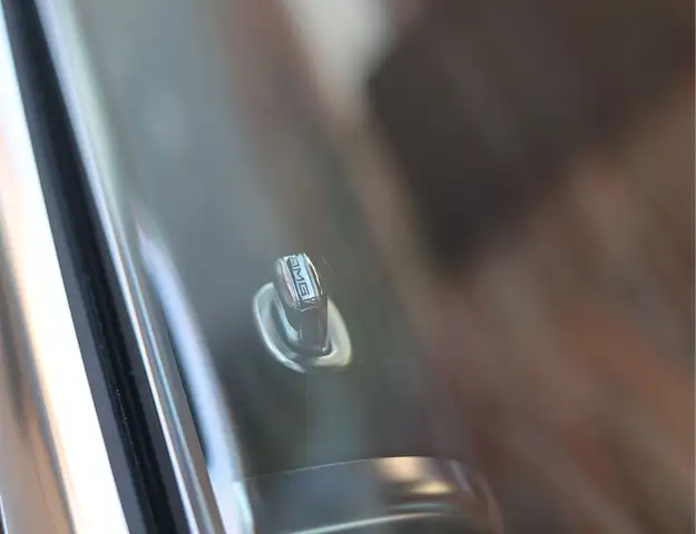 Mercedes-Benz S-Class view 6