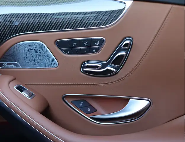 Mercedes-Benz S-Class view 26