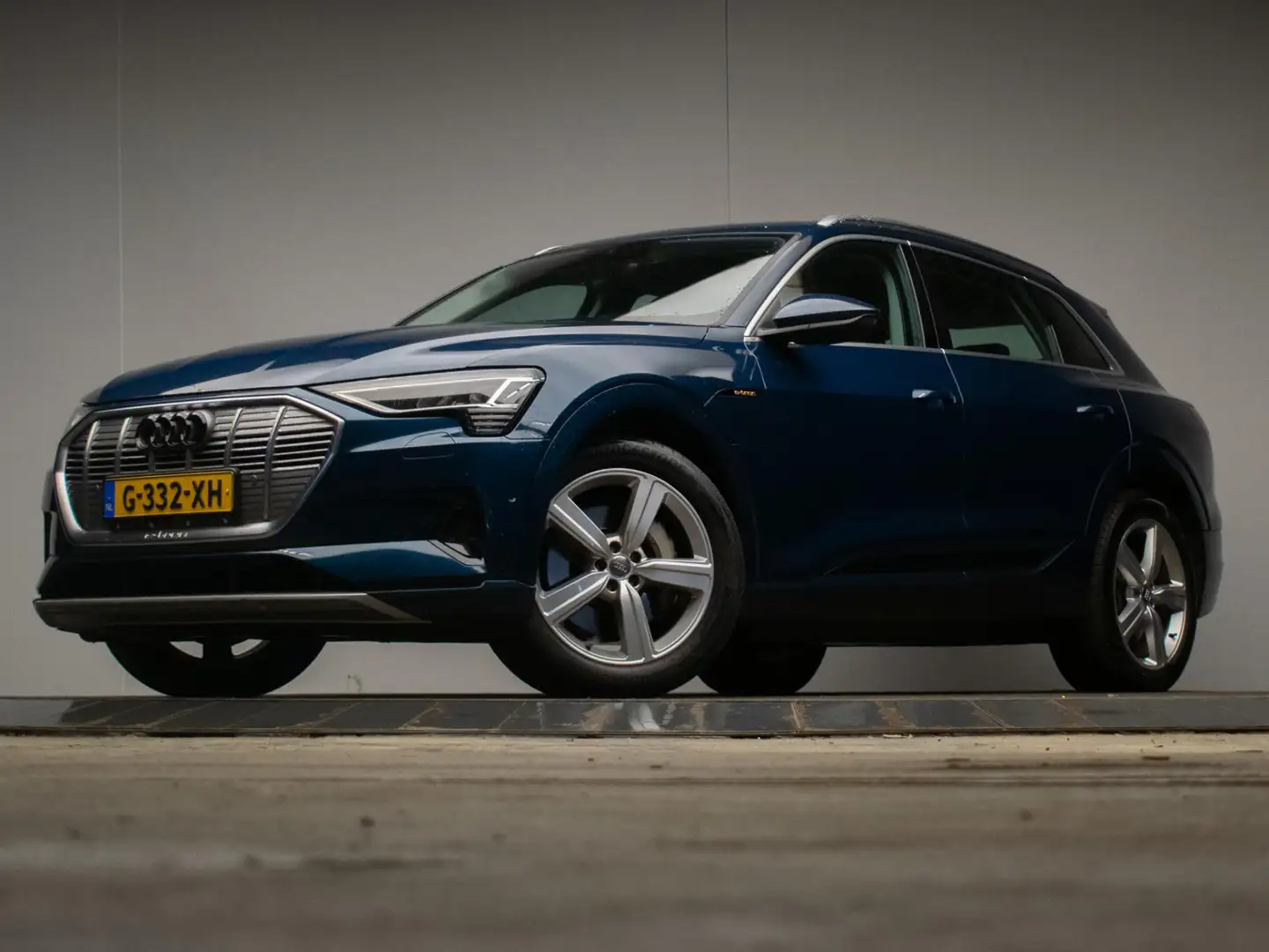 Audi e-tron E-tron 50 quattro Launch edition 71 kWh Sport (APP Blu/Azzurro - 2