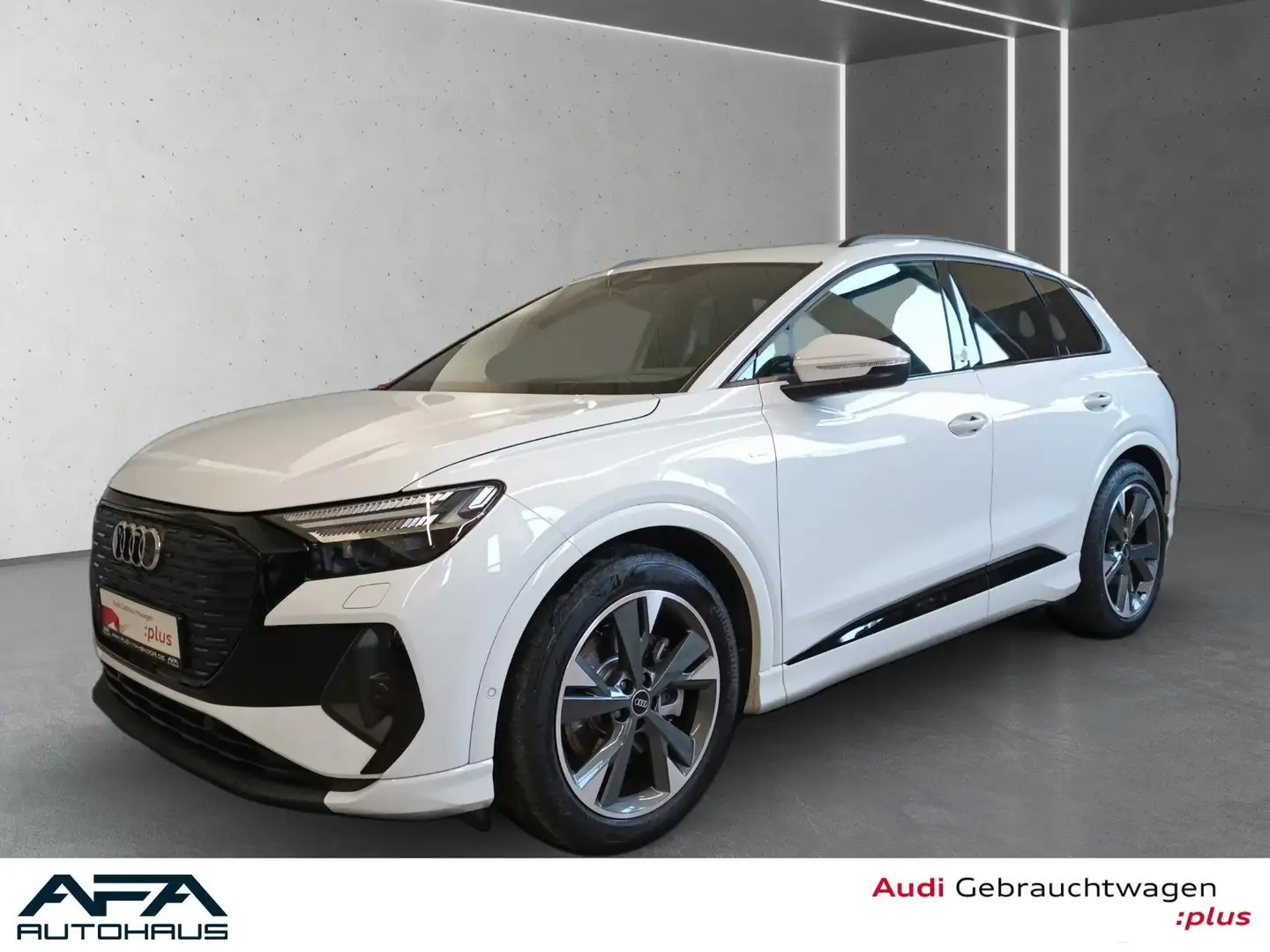 Audi Q4 e-tron 50 quattro 2x S-Line*Matrix*LM20*RFK*opt.schwarz Weiß - 1