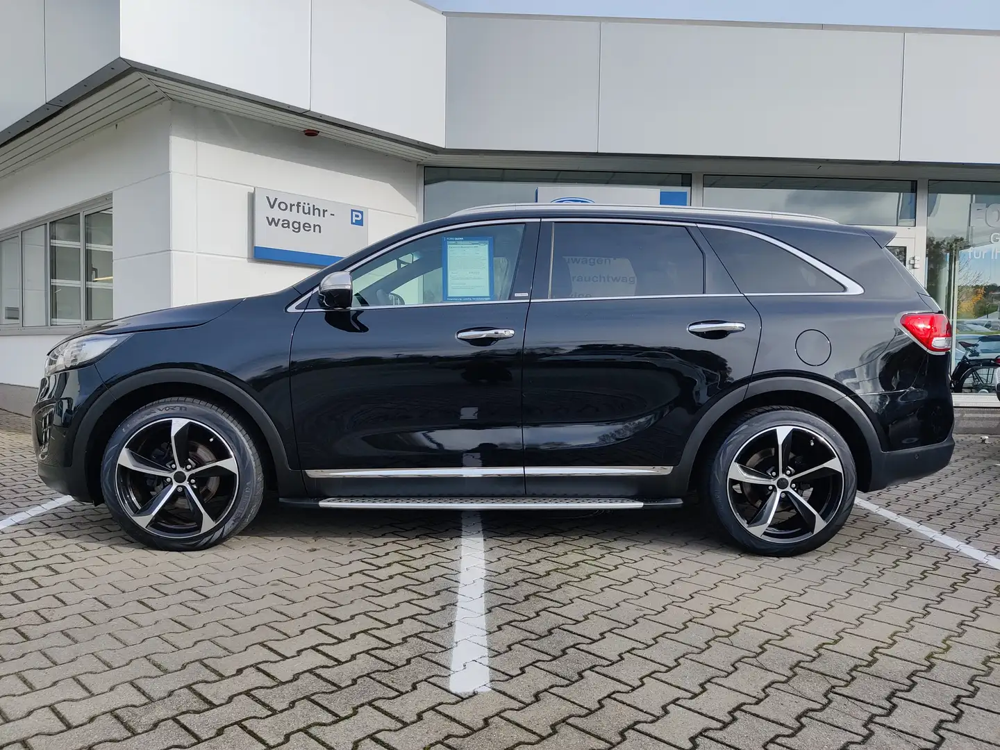 Kia Sorento Masterpiece 4WD Schwarz - 2
