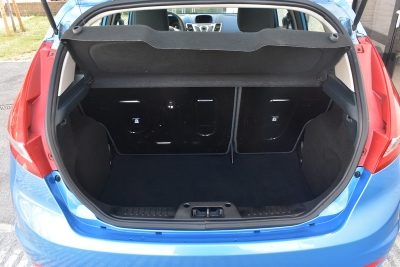 Ford Fiesta 1.4i Titanium / PDC / Verw Zetels / Airco / Garantie — photo 9