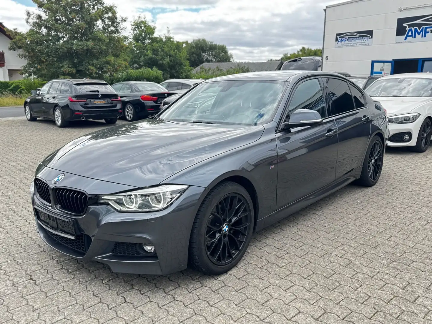 BMW 320 Baureihe 3 Lim. 320 i M Sport Leder Navi Gris - 2