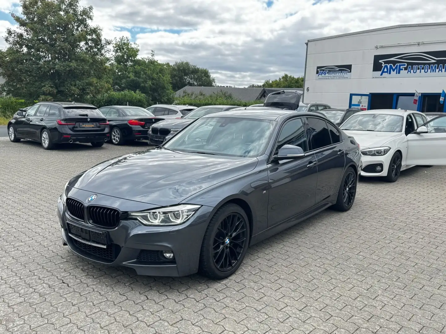 BMW 320 Baureihe 3 Lim. 320 i M Sport Leder Navi Gris - 1