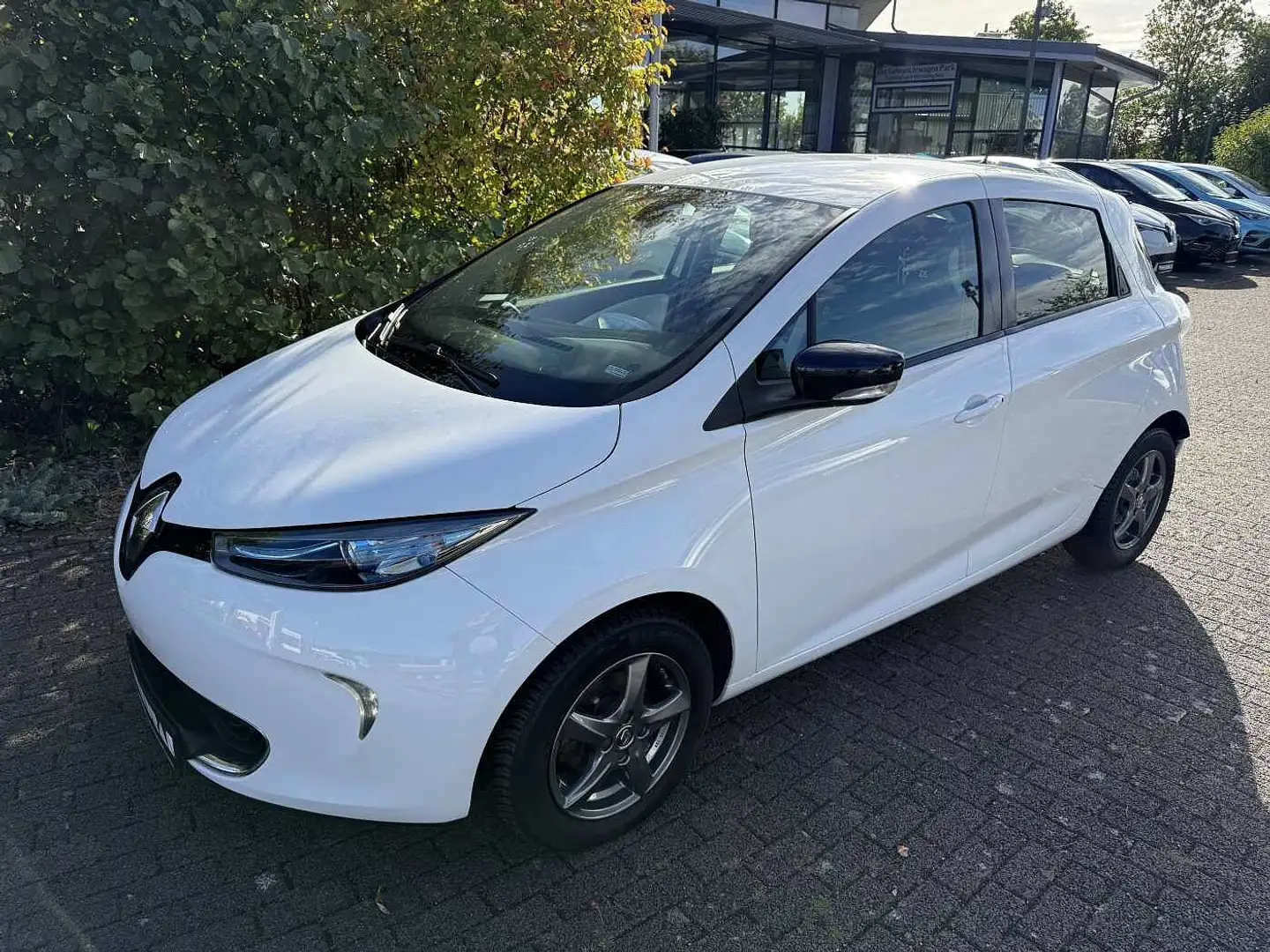 Renault ZOE Life R240 PDC, Ganzjahresreifen Navi Batteriemiete Weiß - 1