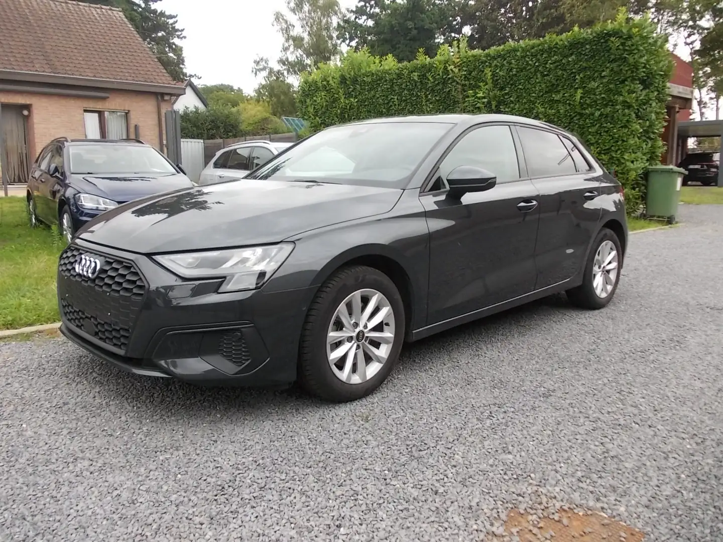 Audi A3 A3 30 TFSI Sportback S tronic M-HEV Mild-hybride Grijs - 1