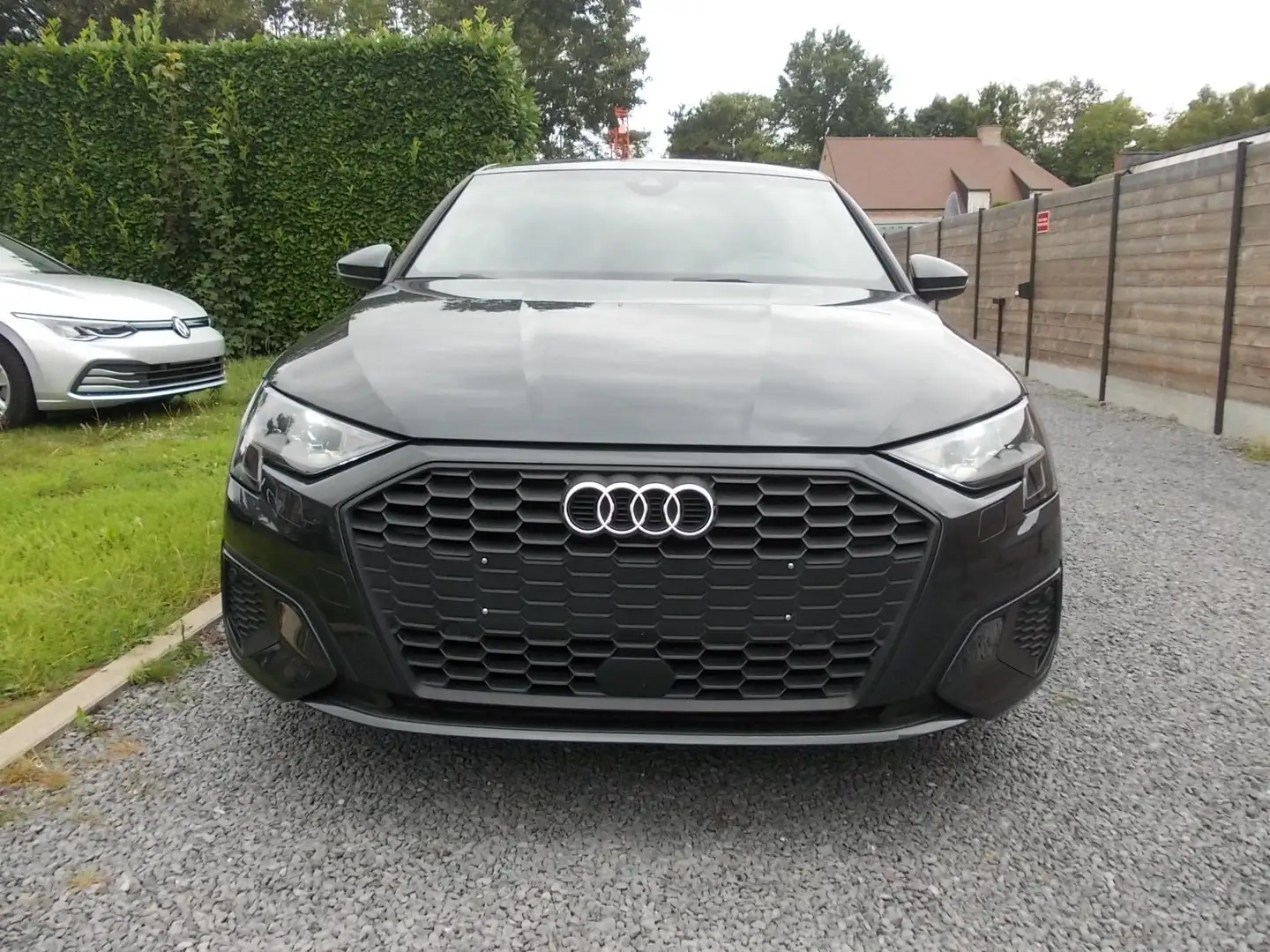 Audi A3 A3 30 TFSI Sportback S tronic M-HEV Mild-hybride Grijs - 2