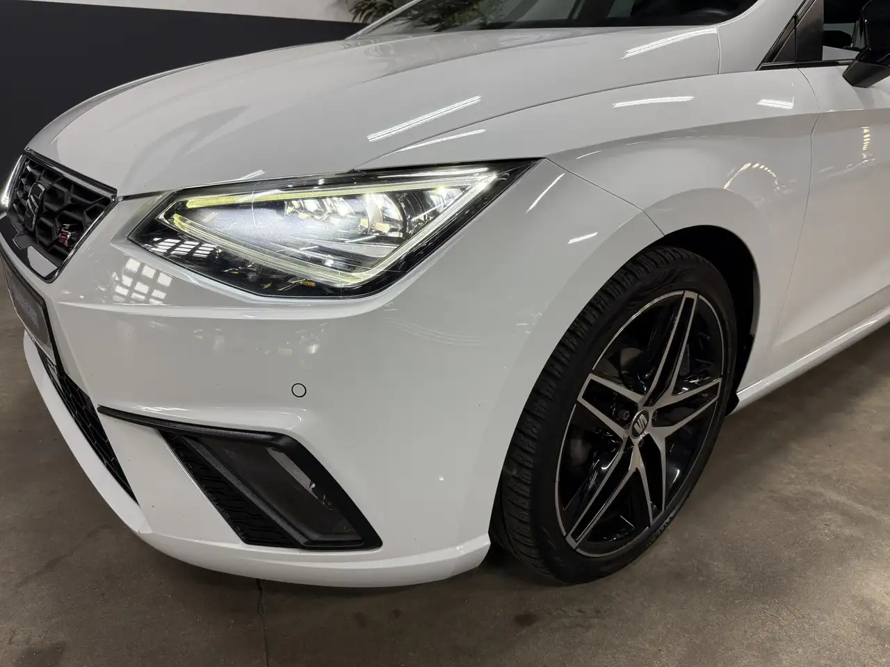 SEAT Ibiza 1.0 TSI FR Business Intense // Panodak, миниатюра 13