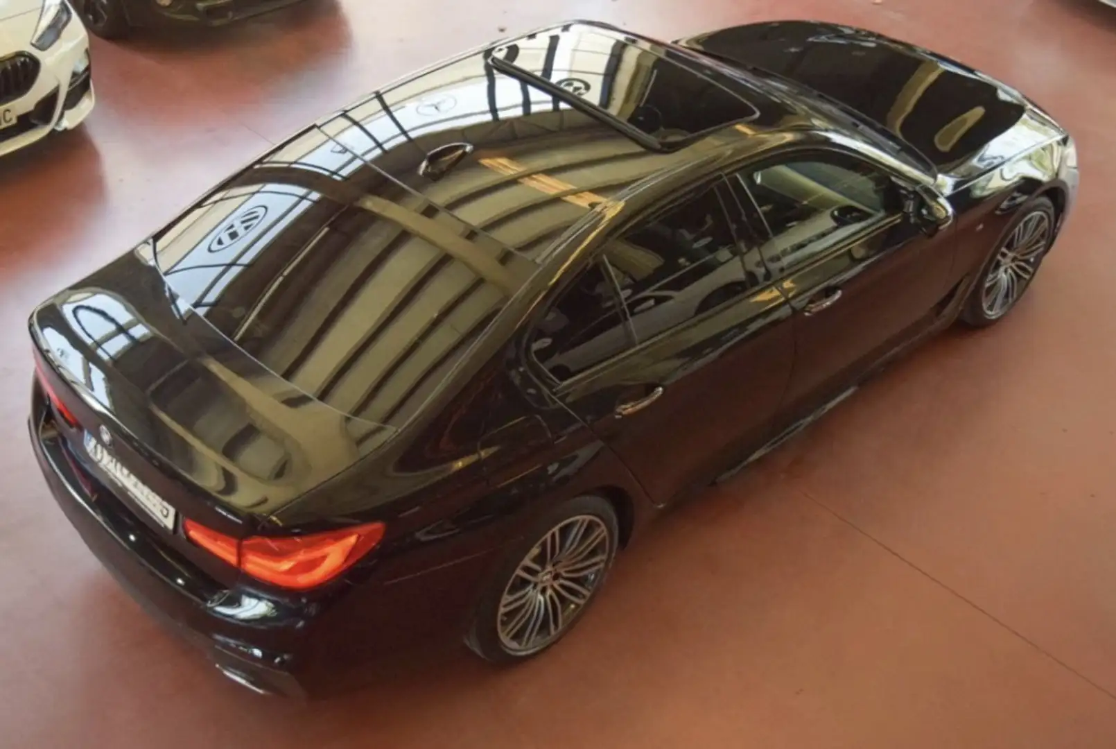 BMW 540 540dA xDrive 320 Cv. Nacional. Solo 2 propietarios Negro - 2