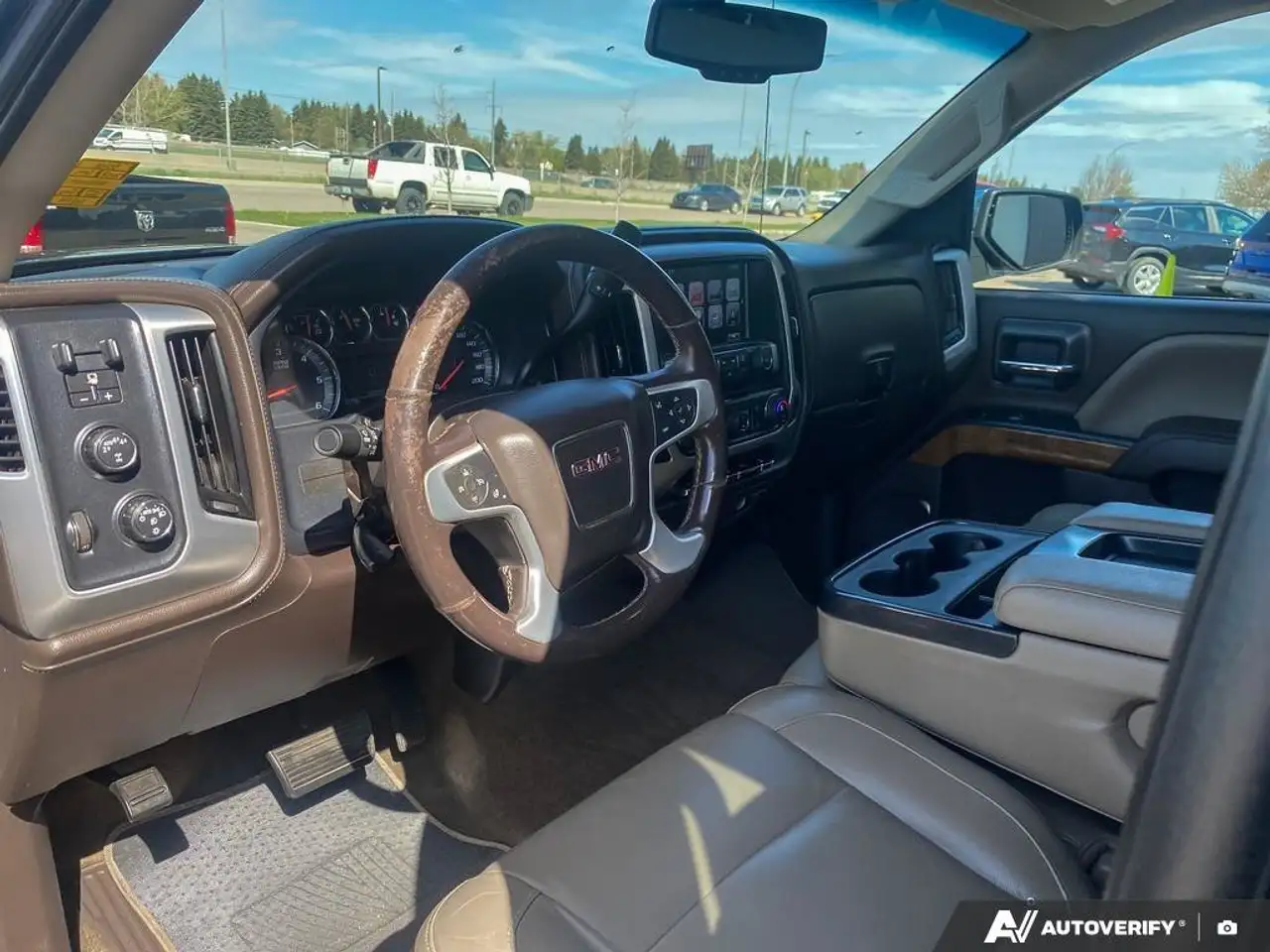 GMC Sierra 1500 снимка GMC Sierra 1500