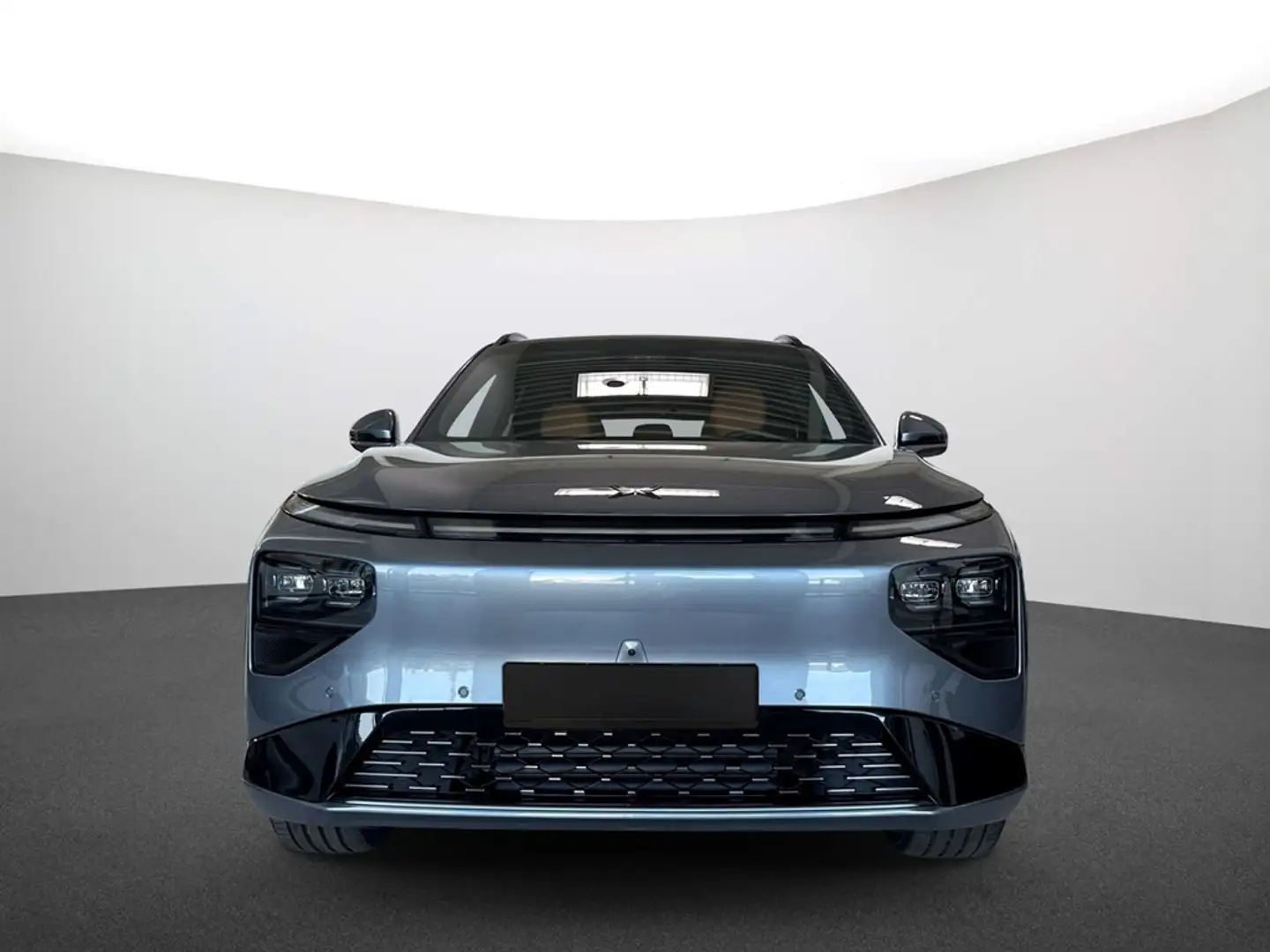 Xpeng G9 DE AWD Performance Grau - 2