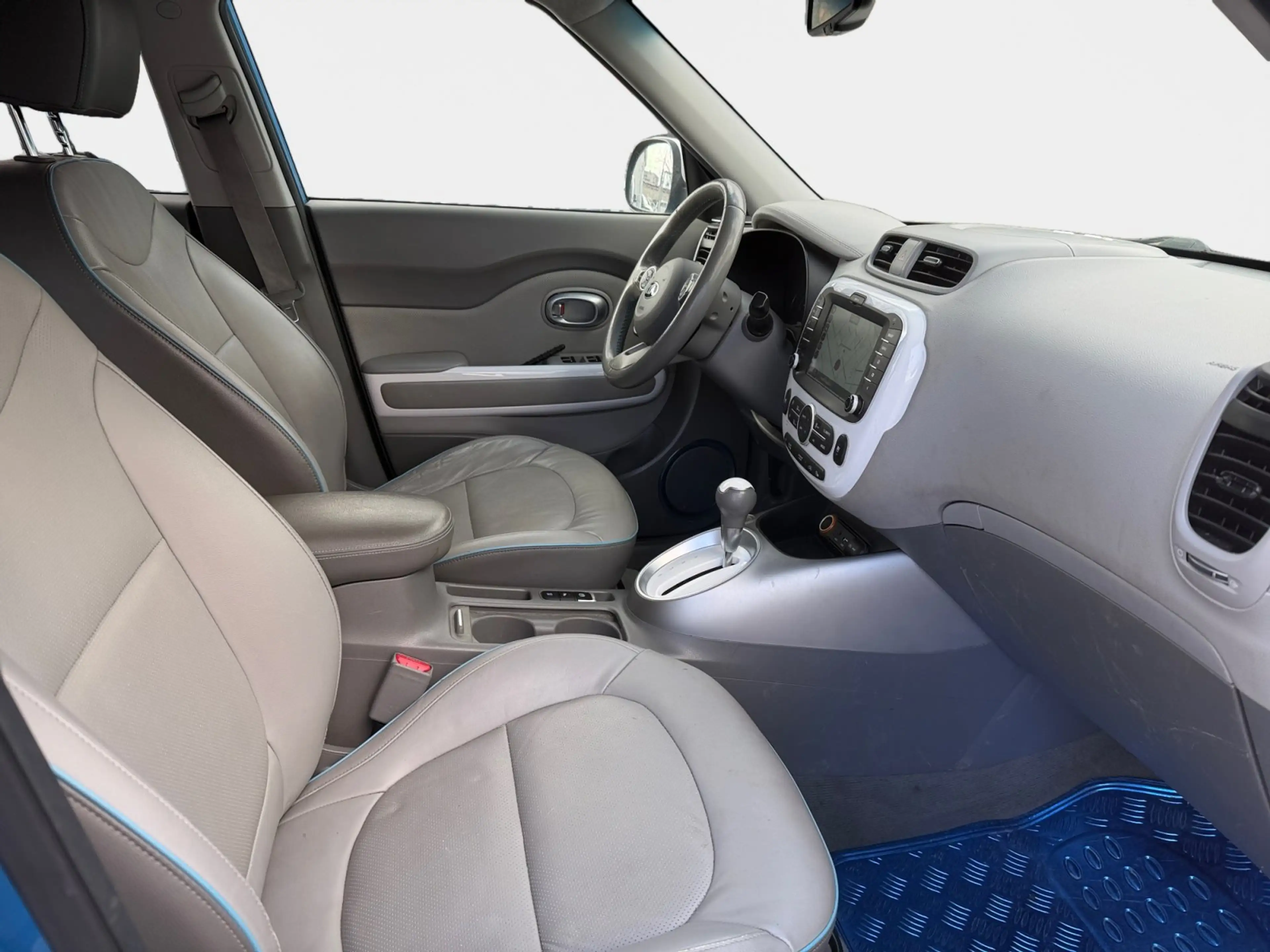 Kia Soul EV — photo 14
