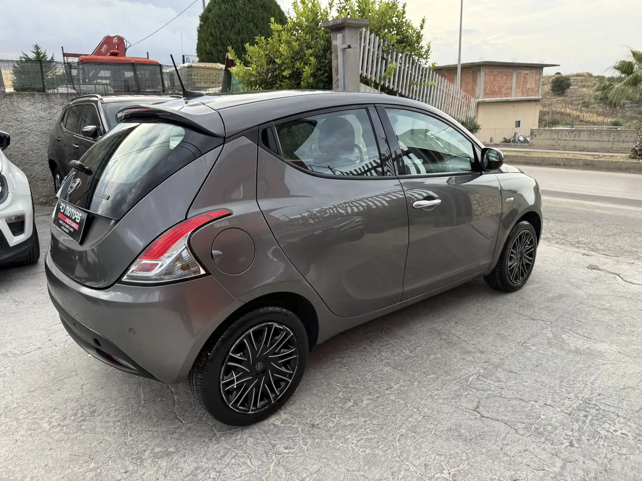Lancia Ypsilon