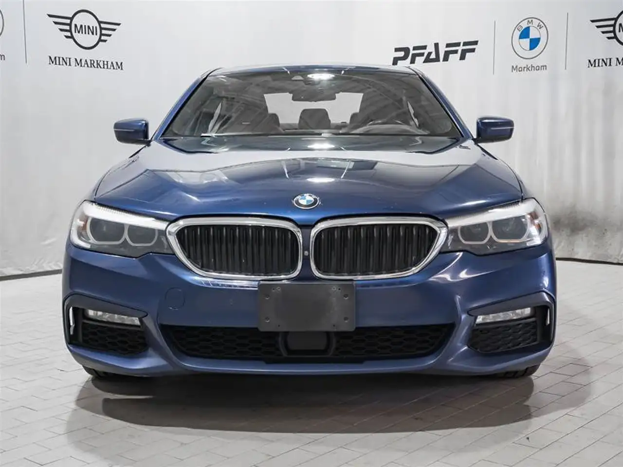 BMW 5 Series снимка BMW 5 Series