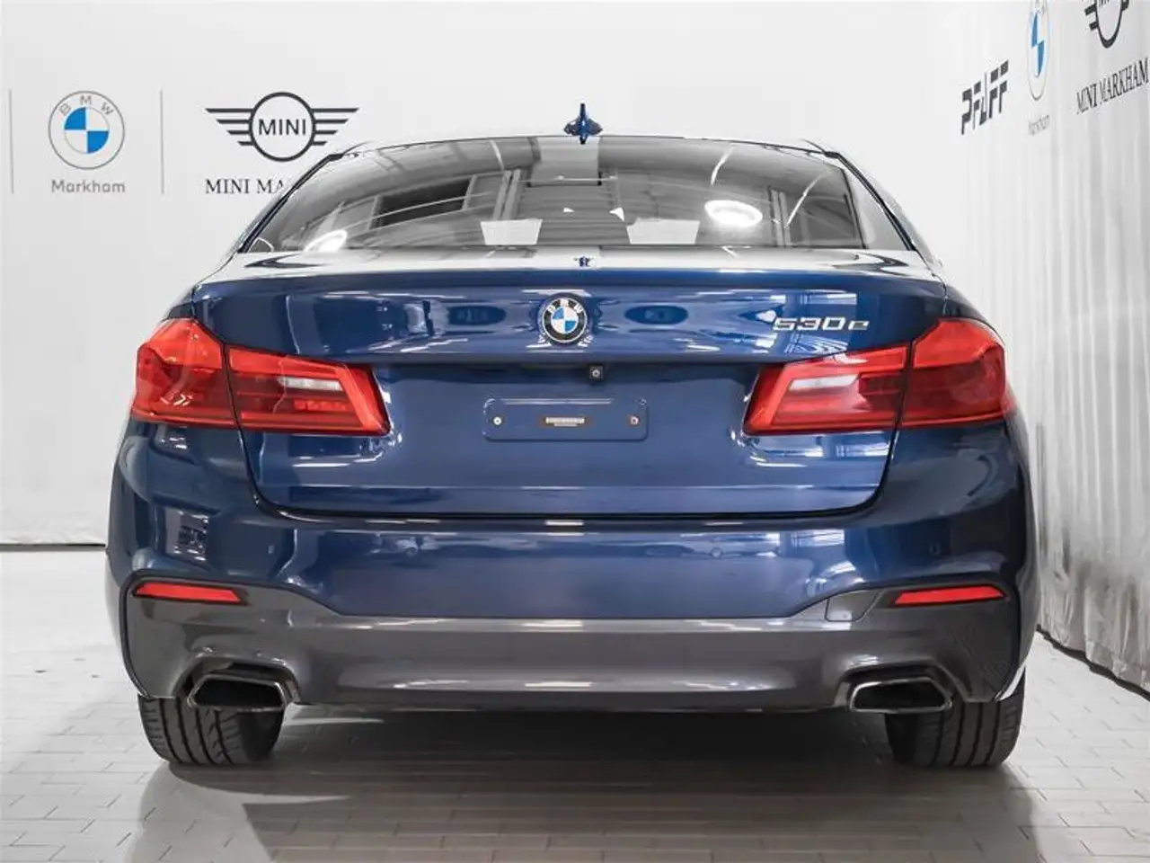BMW 5 Series снимка BMW 5 Series