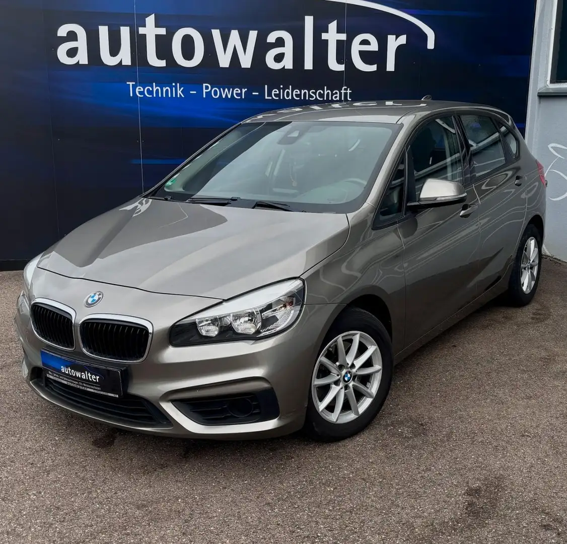BMW 218 Baureihe 2 Active Tourer 218 i Silber - 2